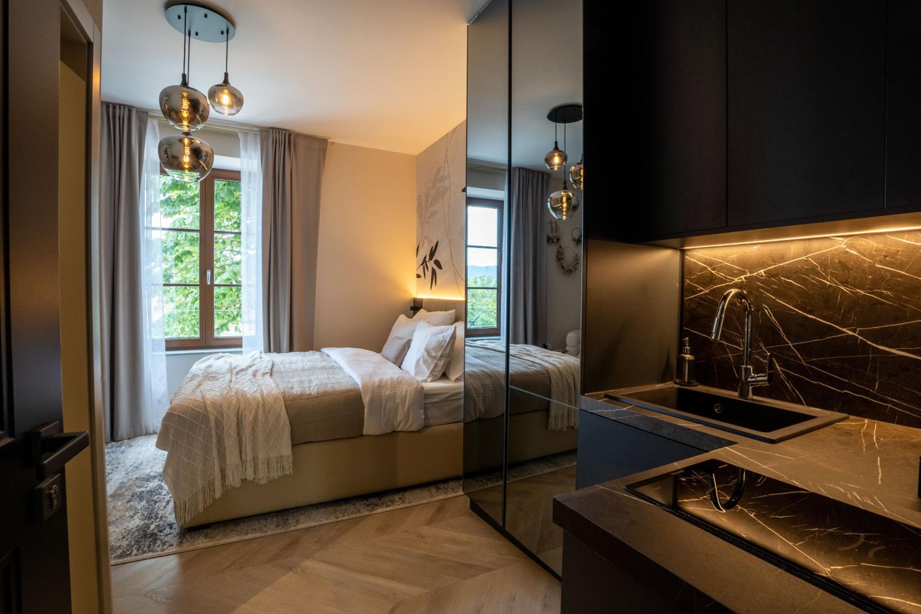 Studio Apartment photo 1