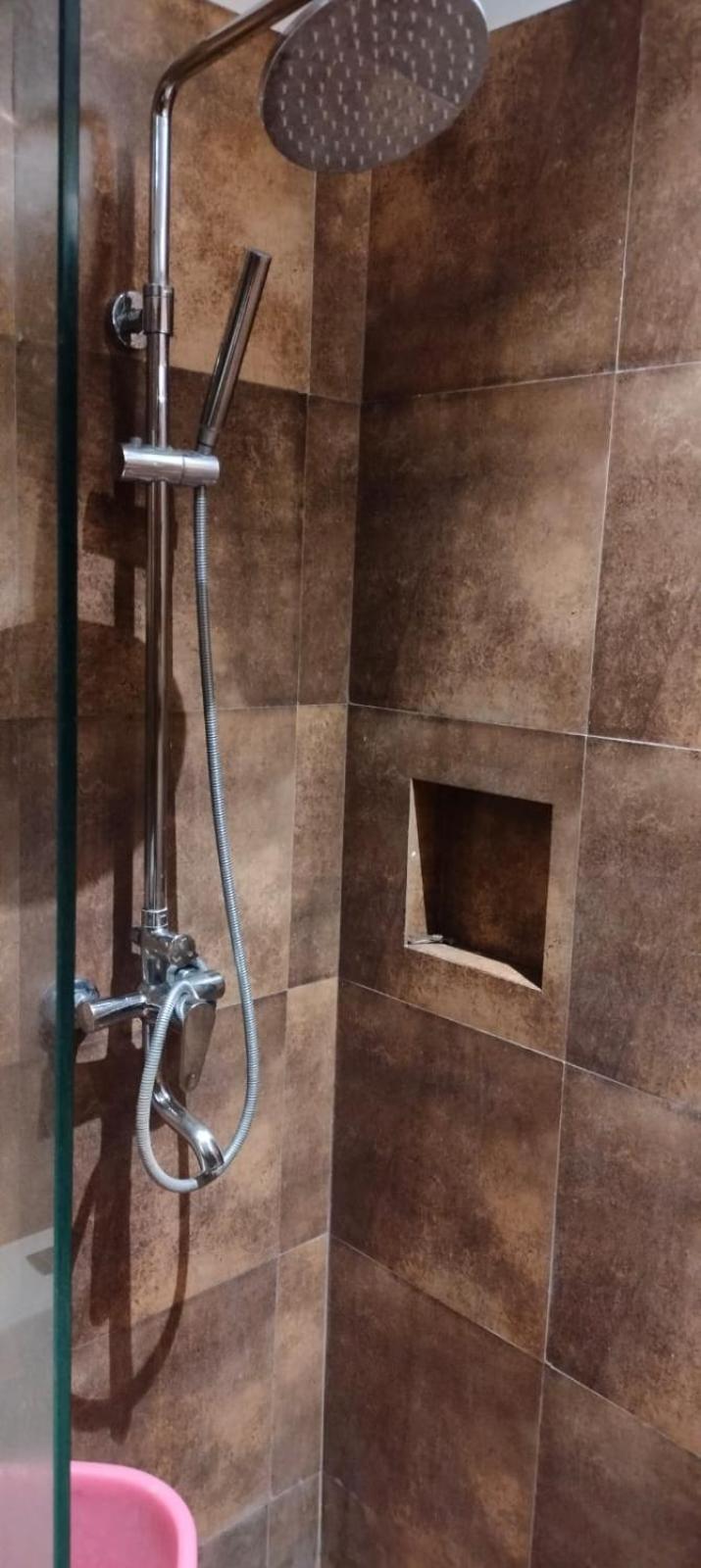 Single Room with Private Bathroom photo 2