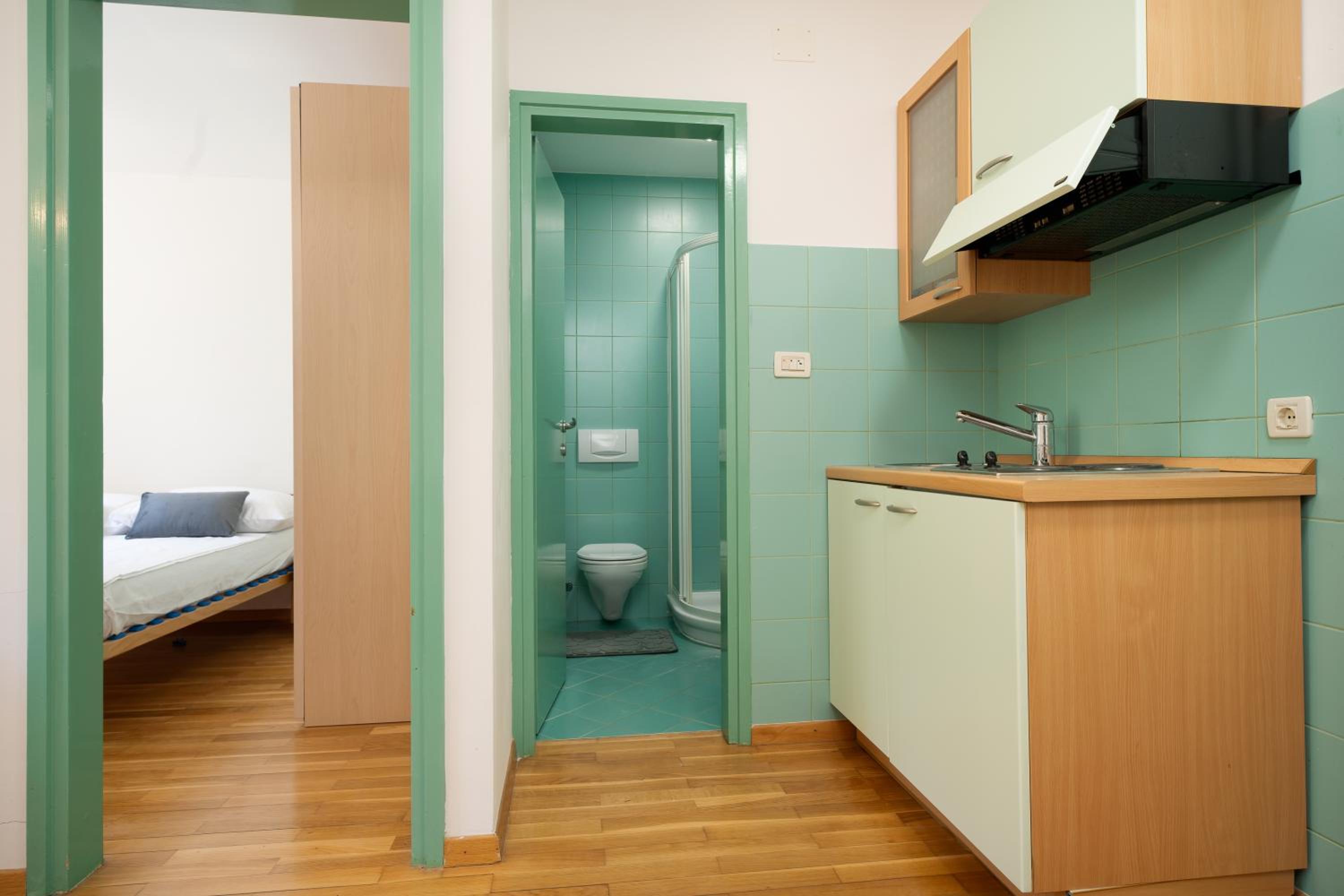 One-Bedroom Apartment photo 2