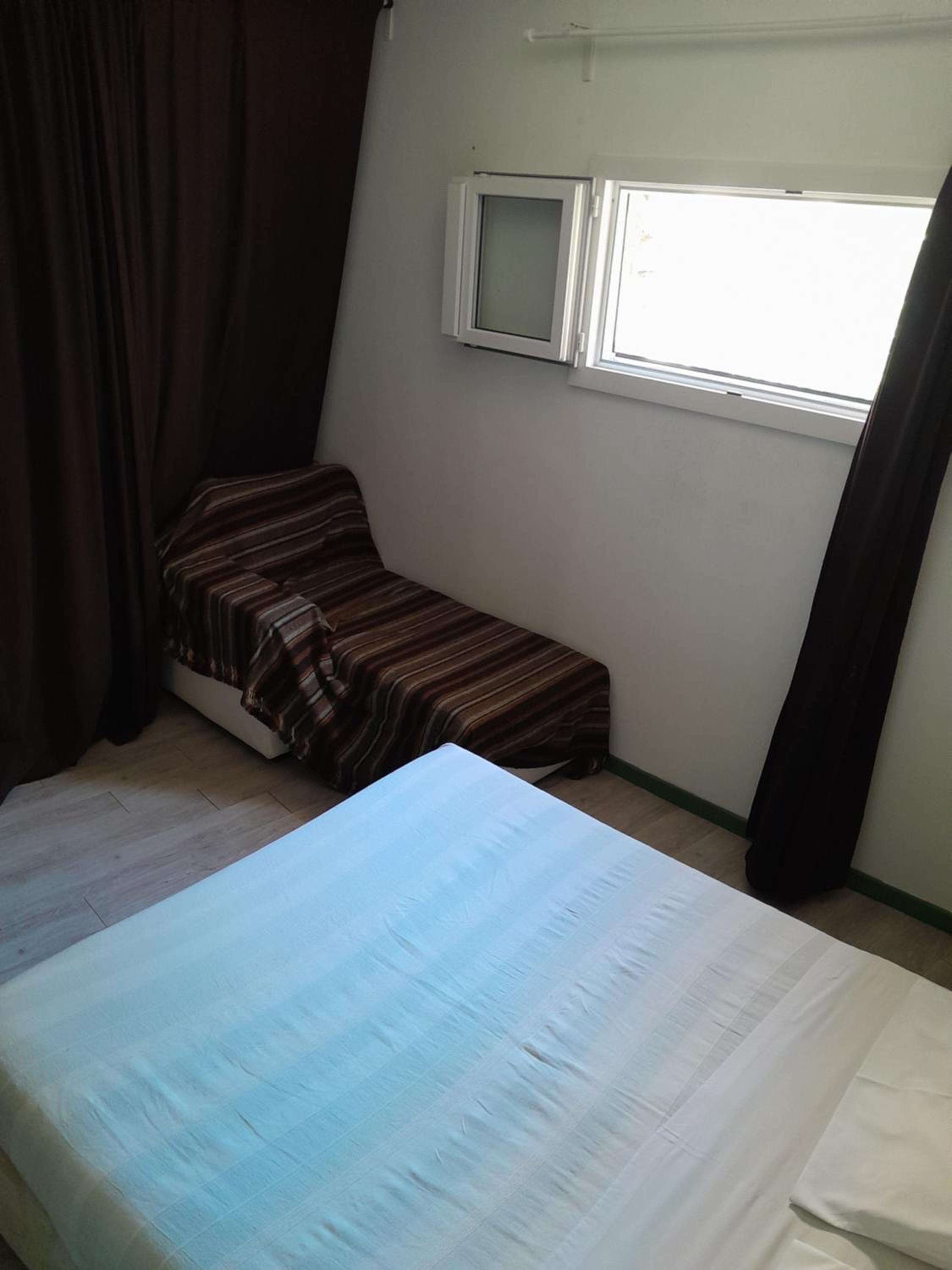 Family Room (2 Adults + 2 Children) - Photo 6