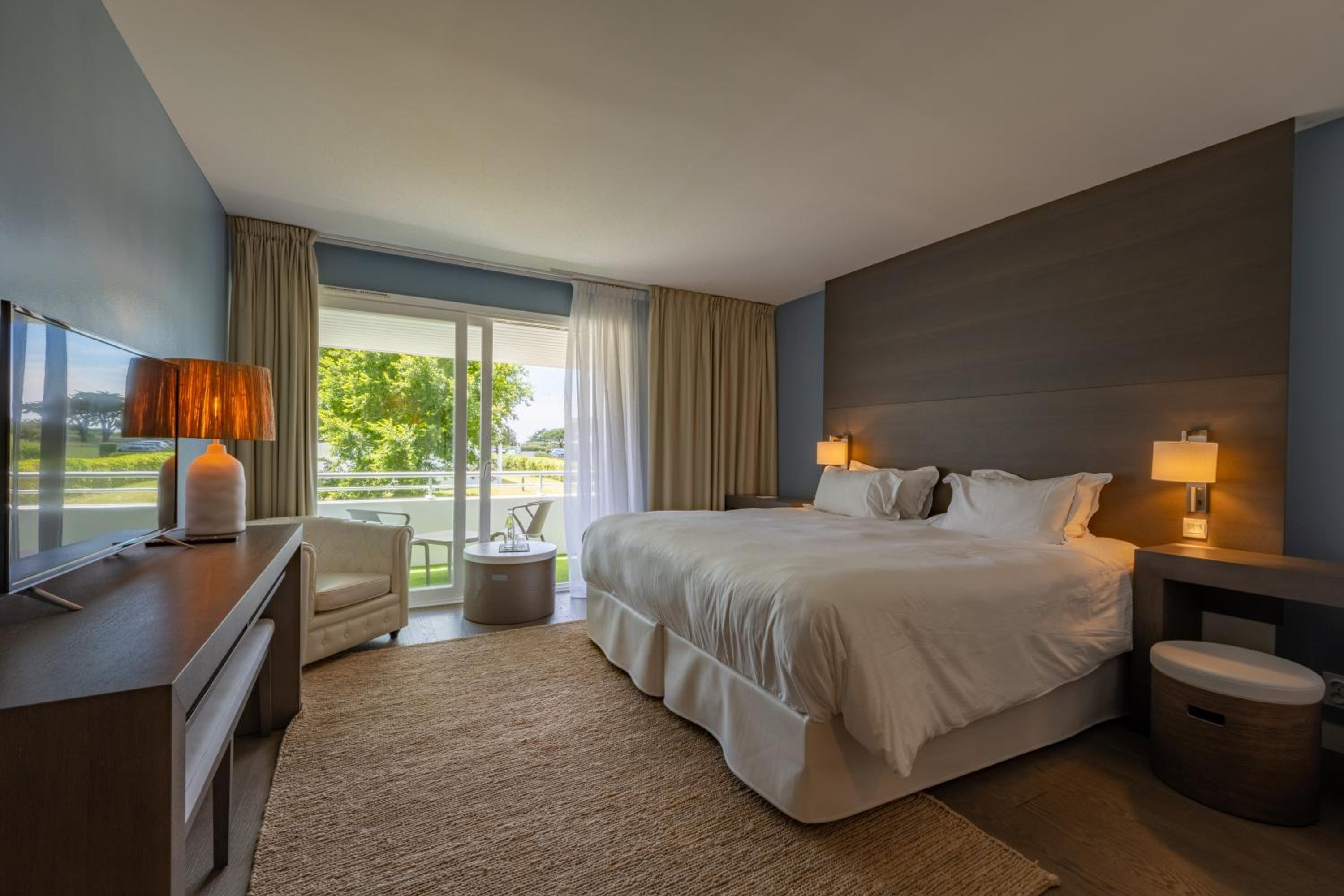 Chambre Double Premium - Côté Vignoble Chambre Double Premium - Côté Vignoble