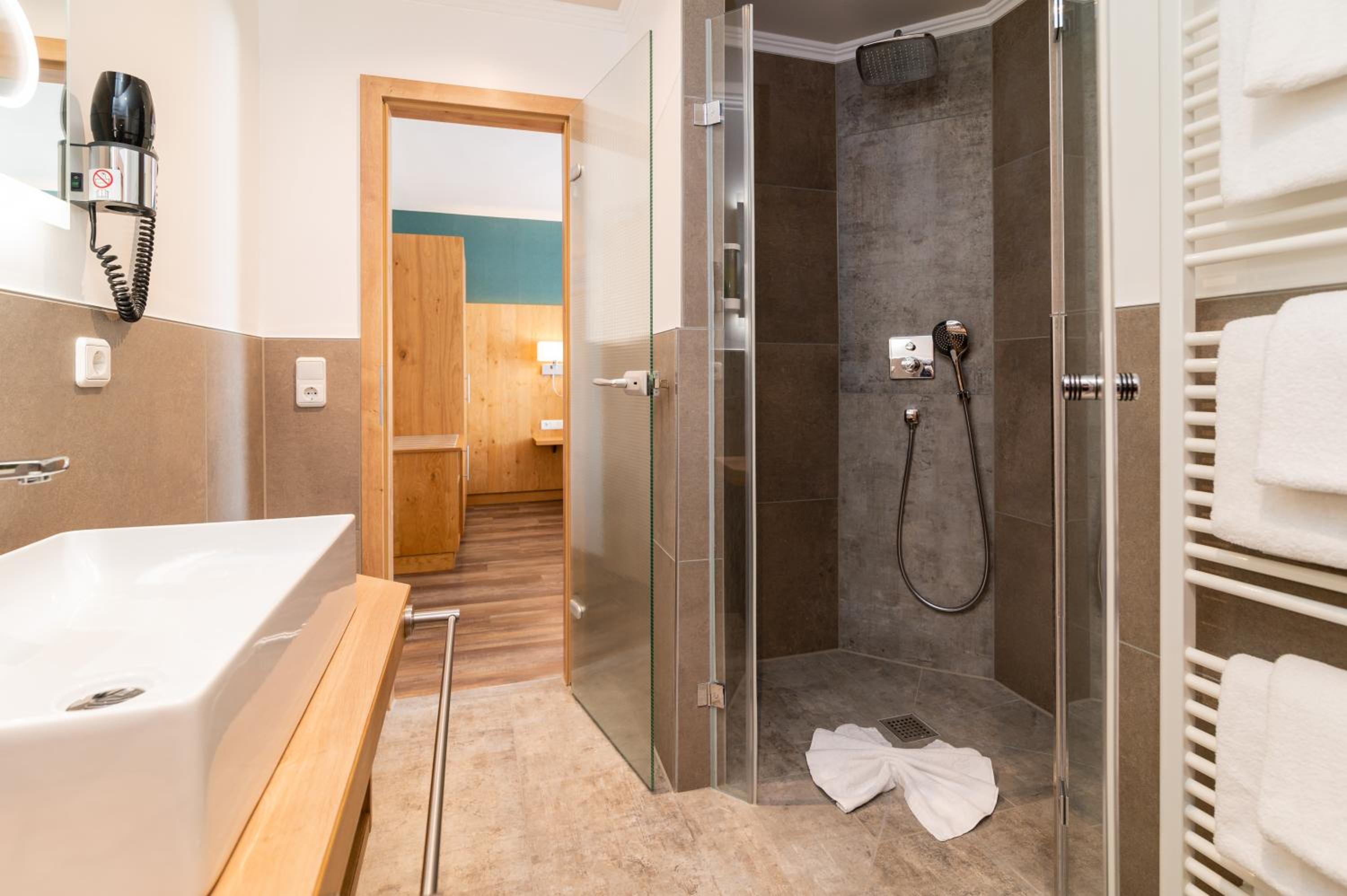 Deluxe Triple Room photo 3