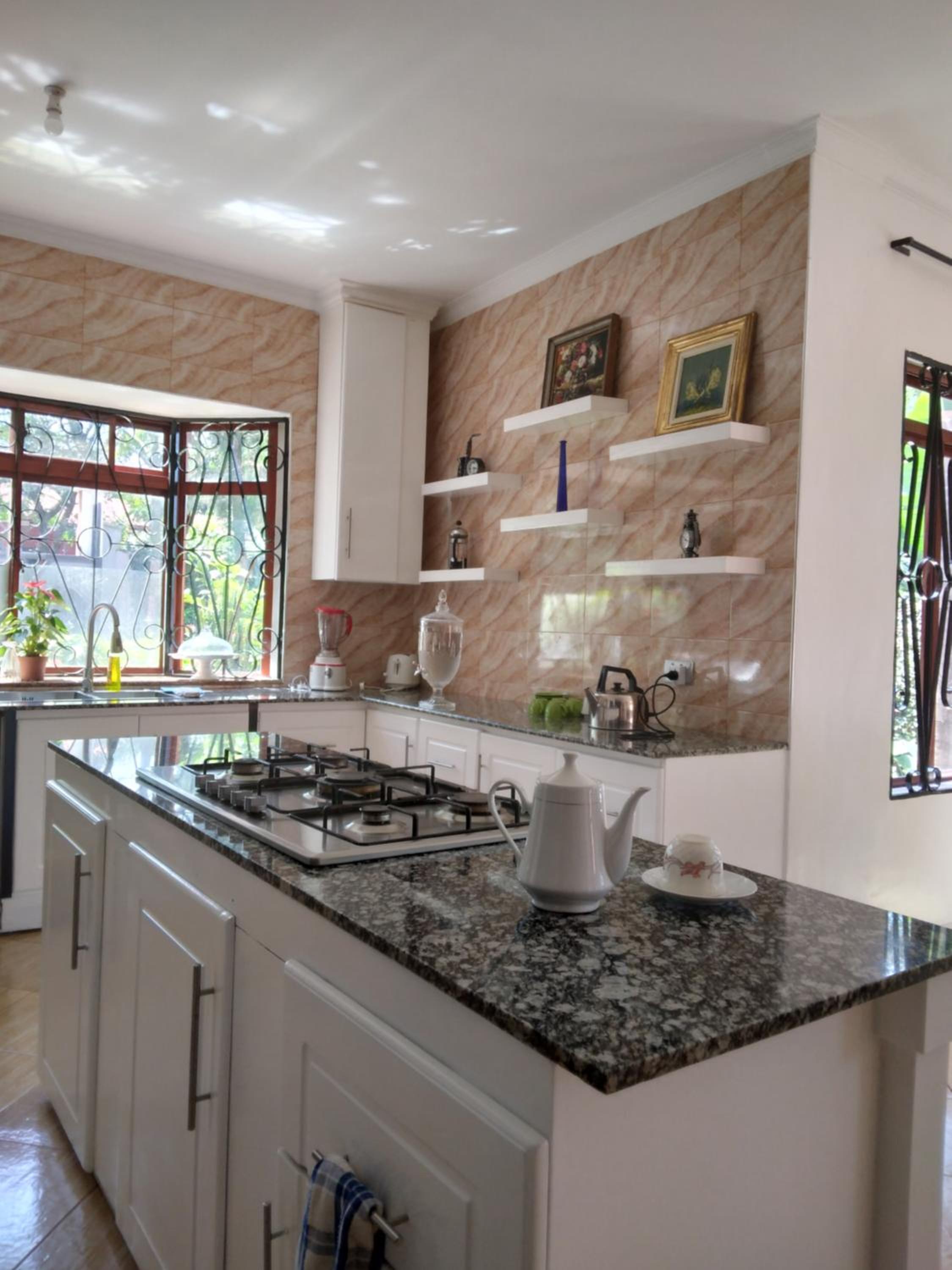 Three-Bedroom Villa - Photo 3