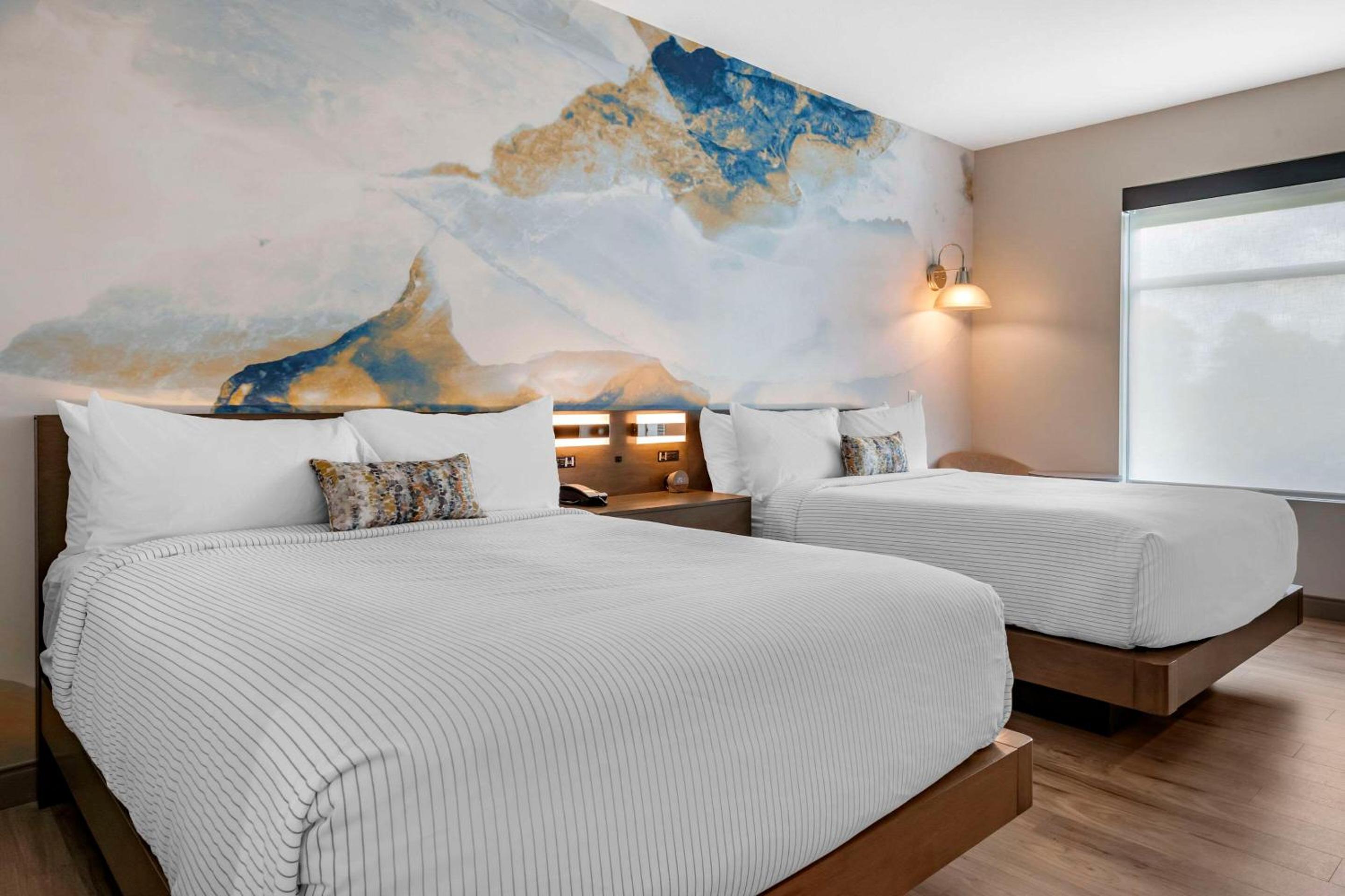 Standard Queen Room with Two Queen Beds and Shower - Non Smoking