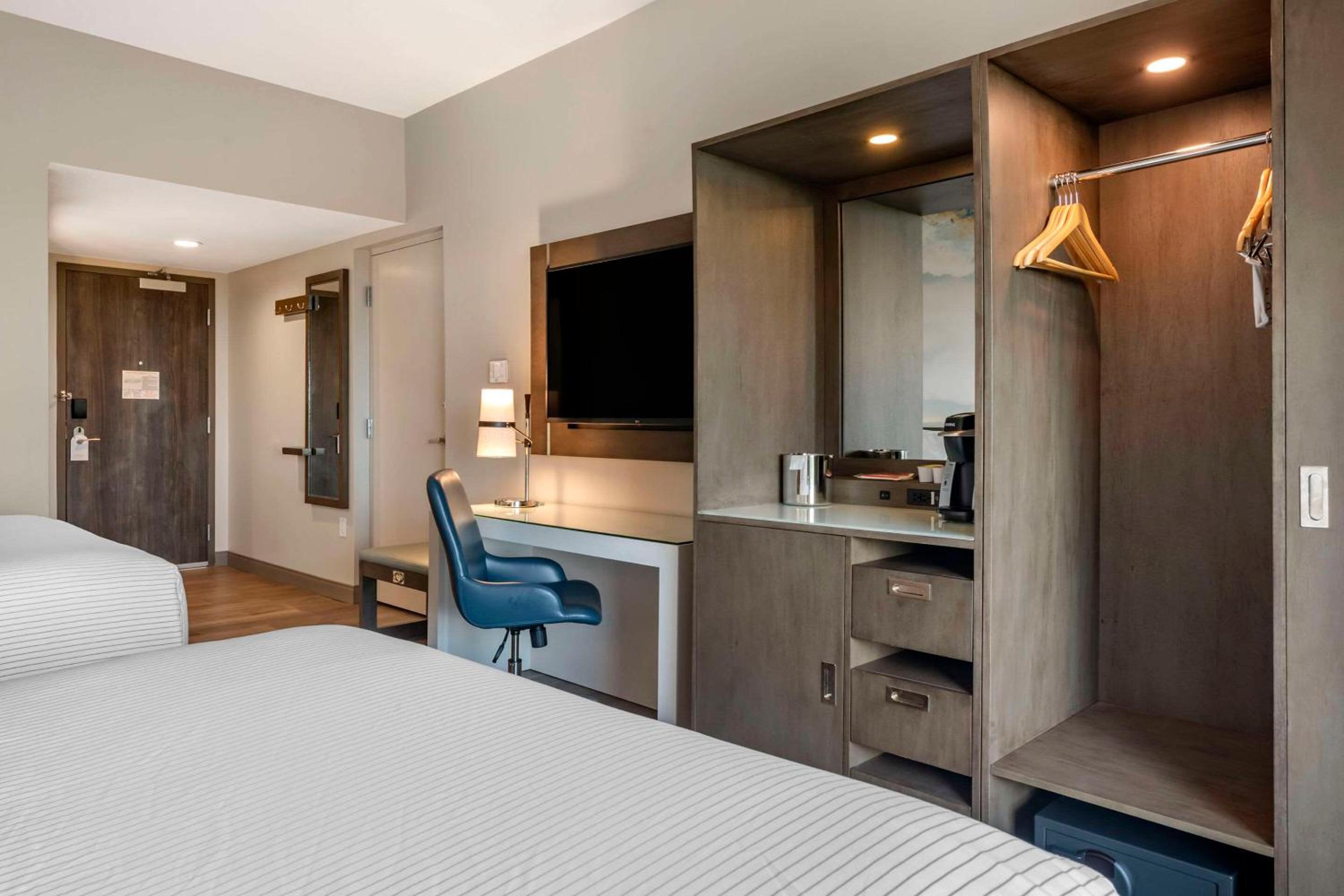 King Suite with Sofa Bed - Non Smoking