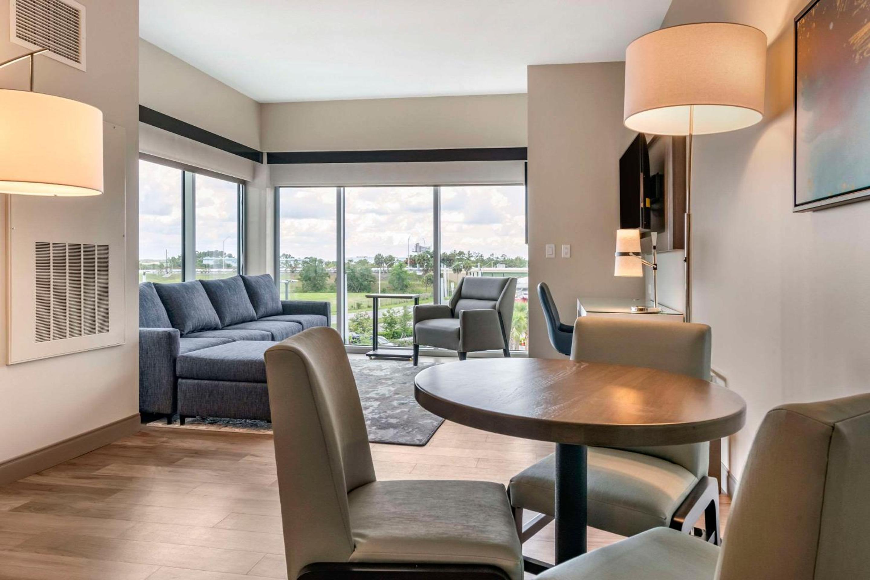 King Suite with Sofa Bed - Accessible/Non Smoking