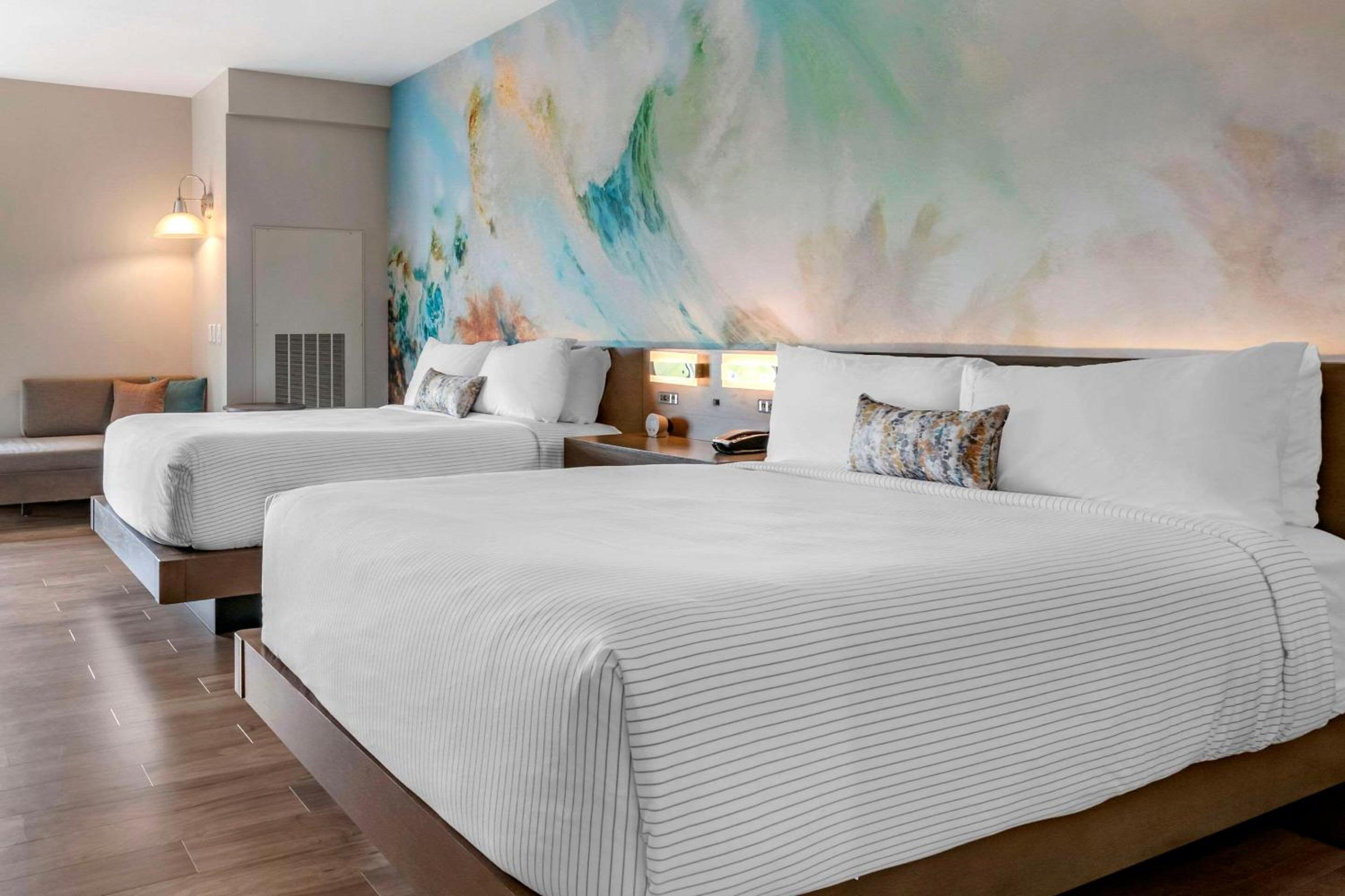 Queen Suite with Two Queen Beds - Non Smoking