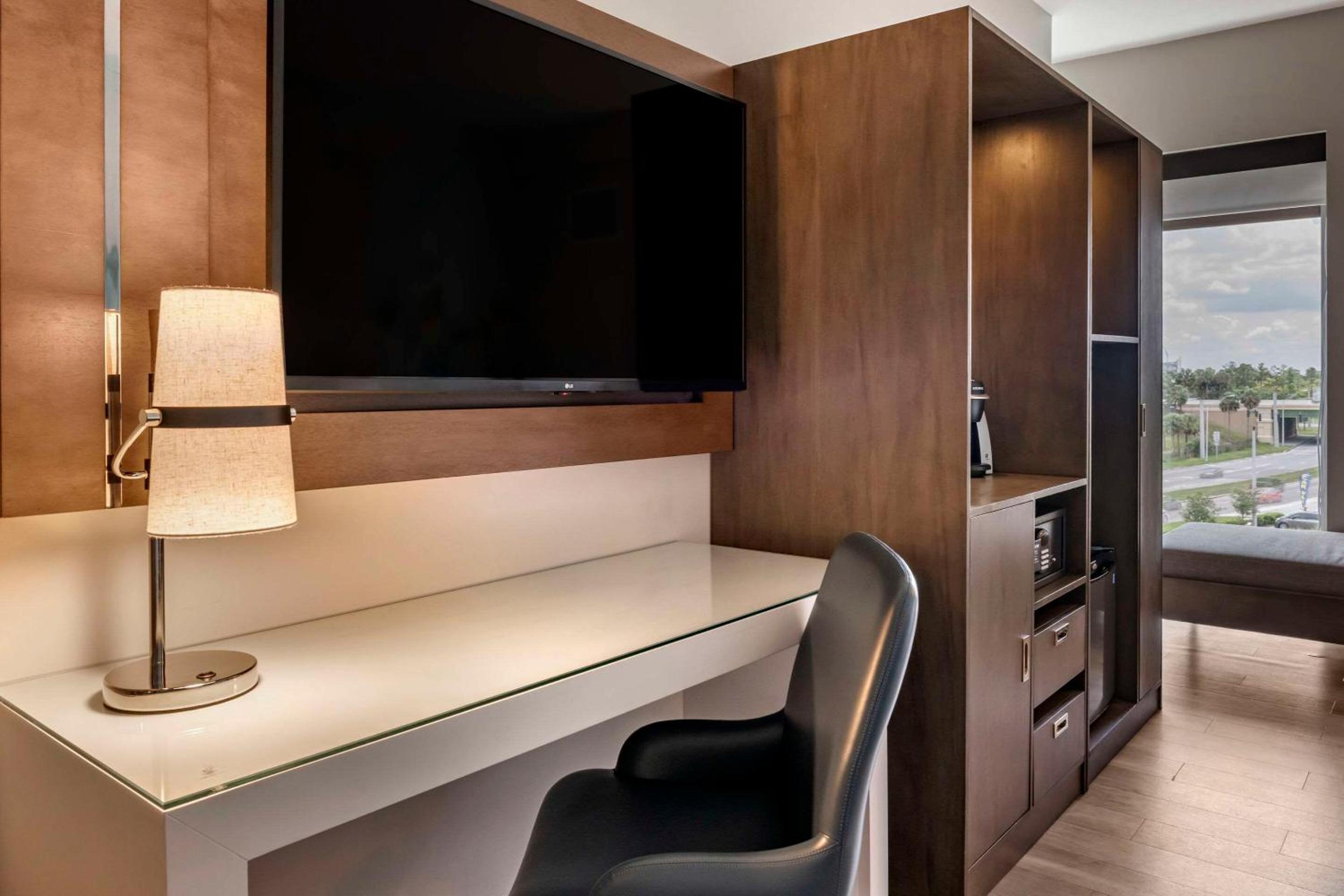 Queen Suite with Two Queen Beds - Non Smoking