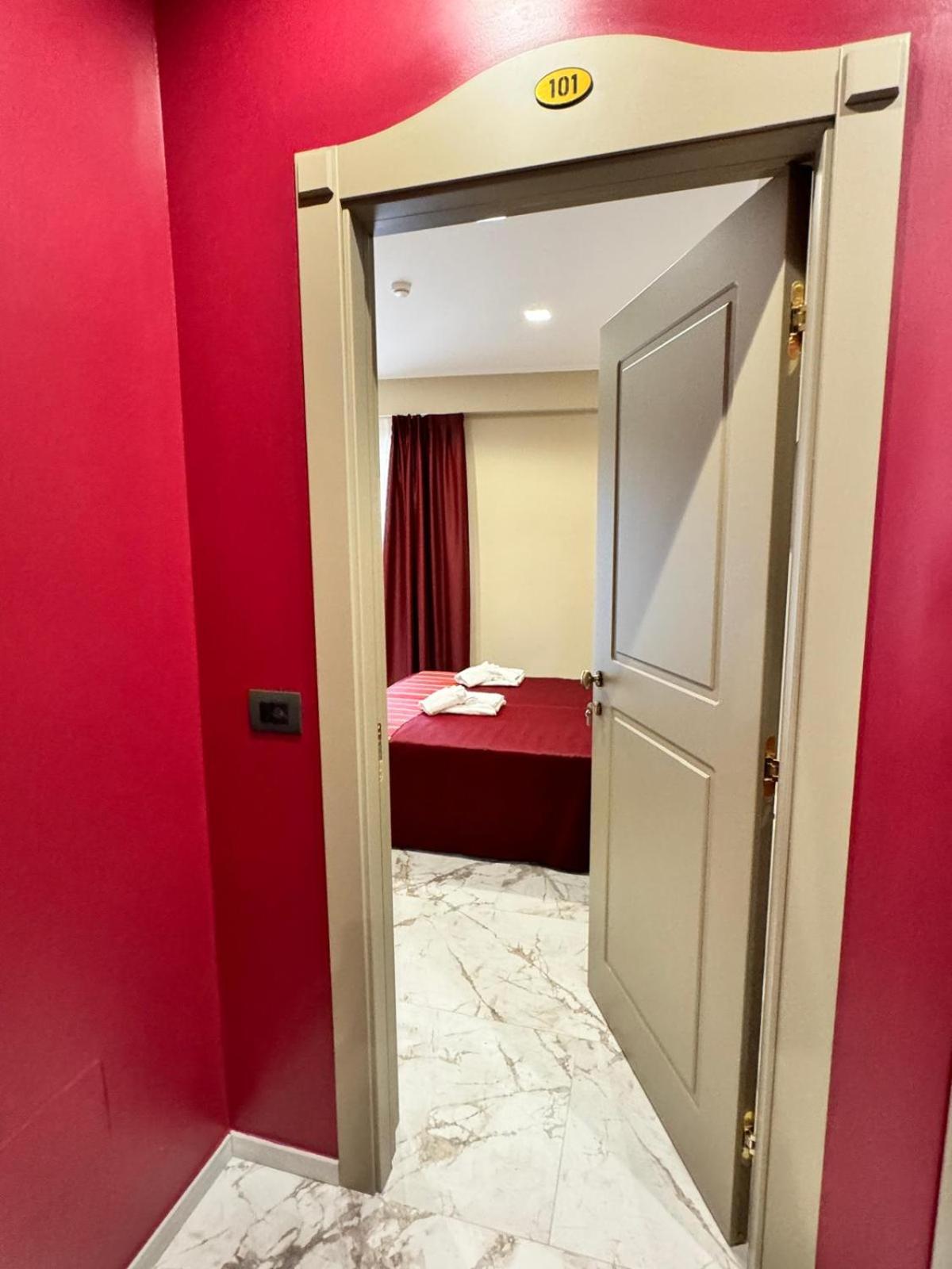 Double or Twin Room photo 1