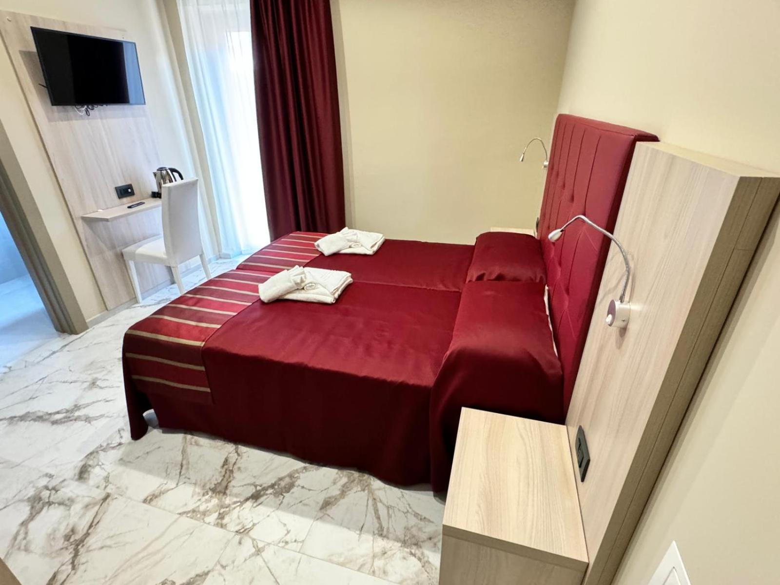 Double or Twin Room photo 3