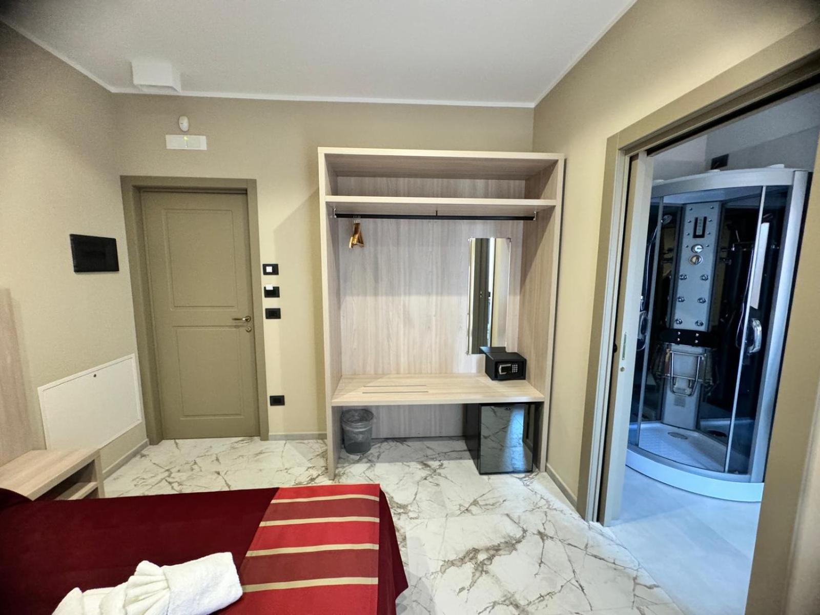 Double or Twin Room photo 2