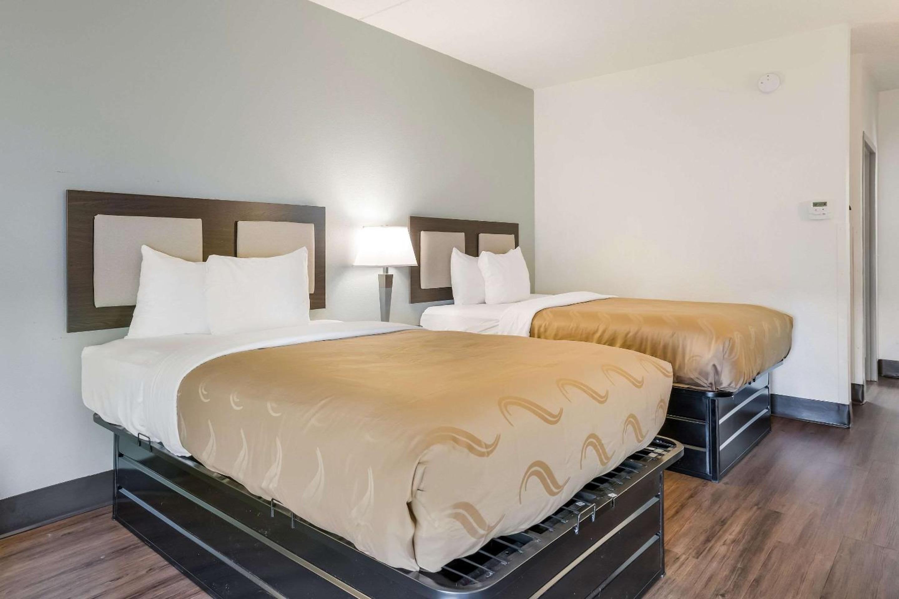 Standard Double Room with Two Double Beds - Photo 4
