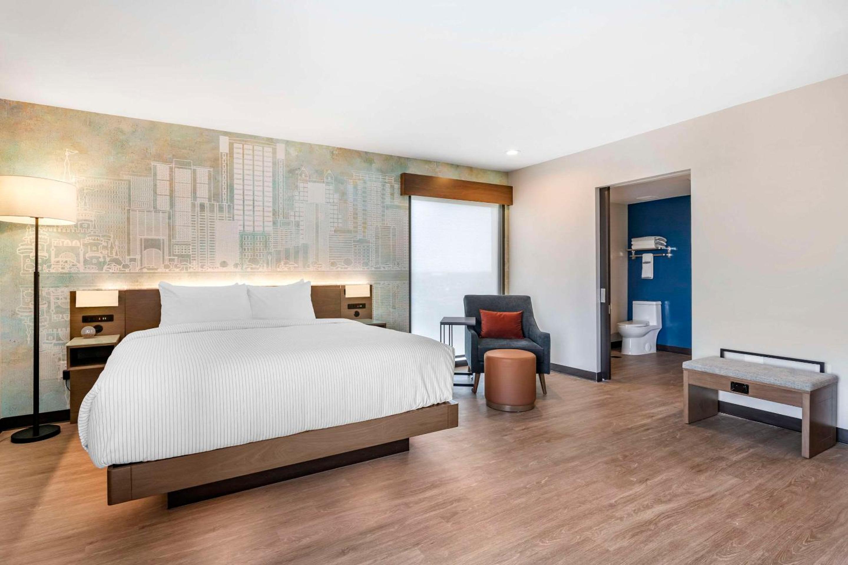 King Room Premium View - Non Smoking - With View