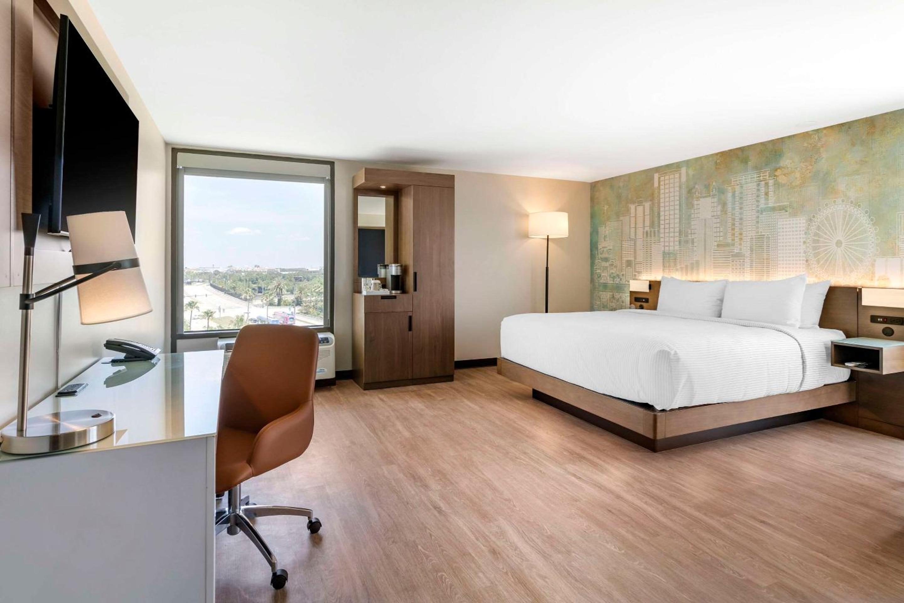 King Room Premium View - Non Smoking