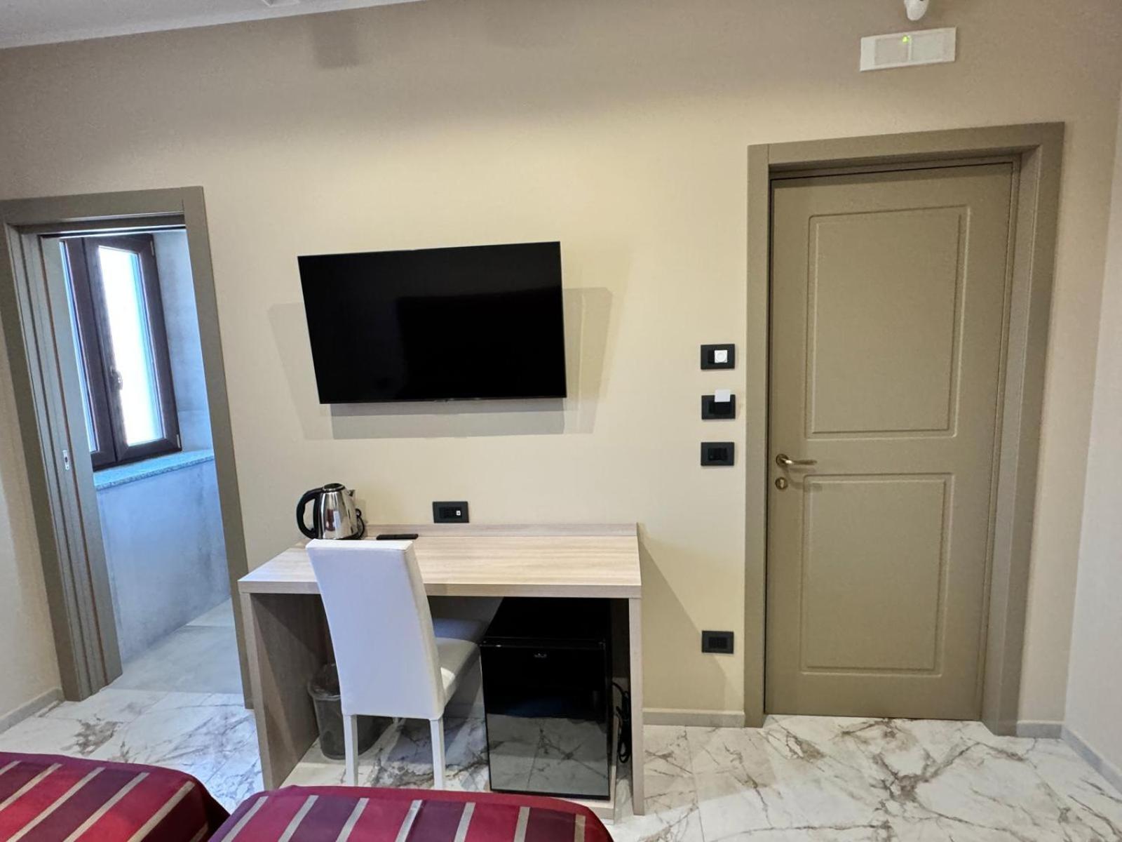 Double or Twin Room photo 3