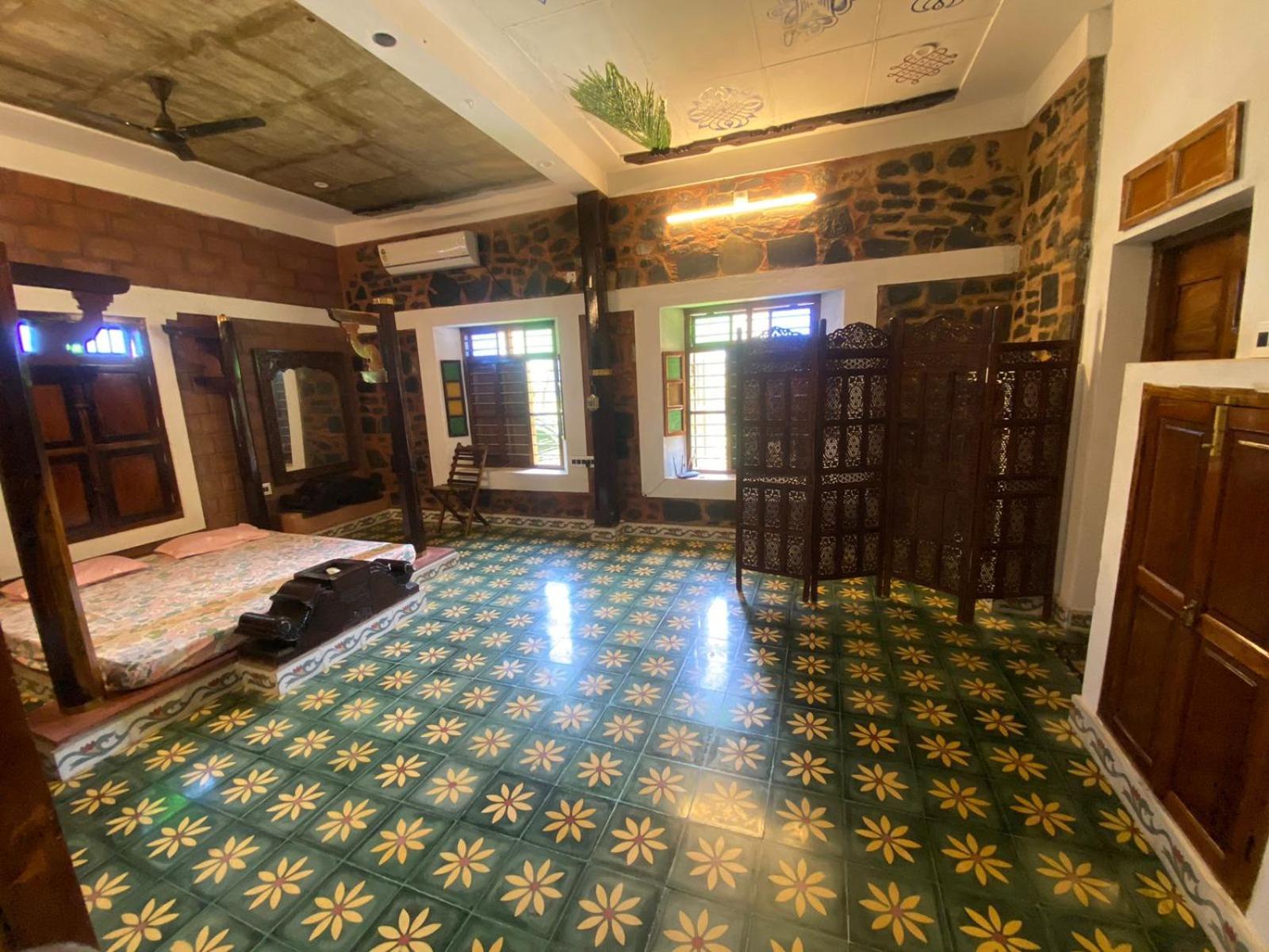 Triple Room with Private Bathroom photo 3
