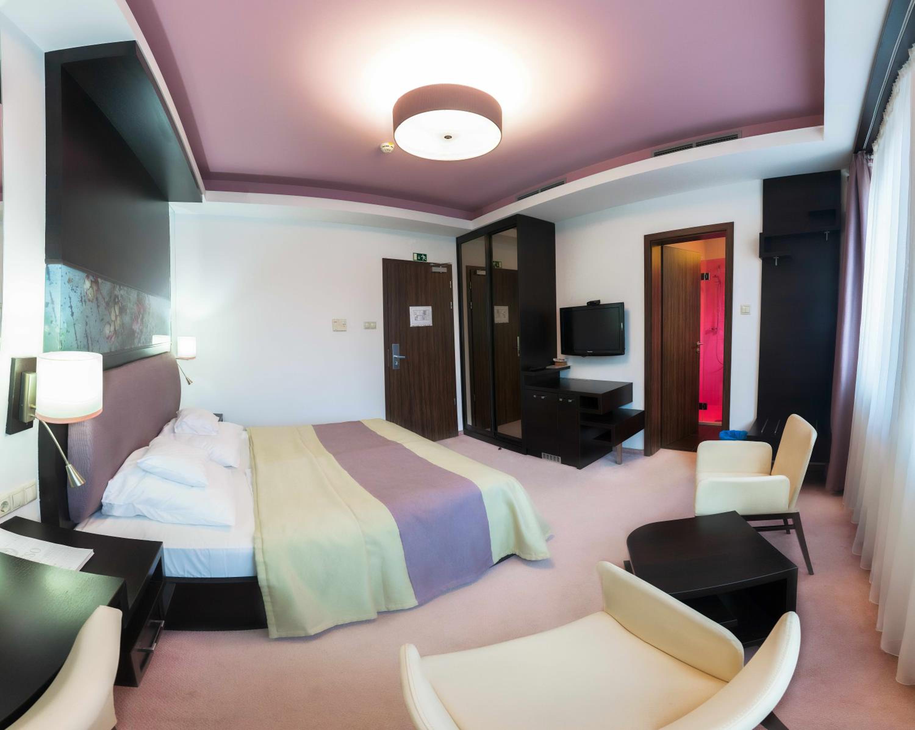 Standard Double Room photo 2