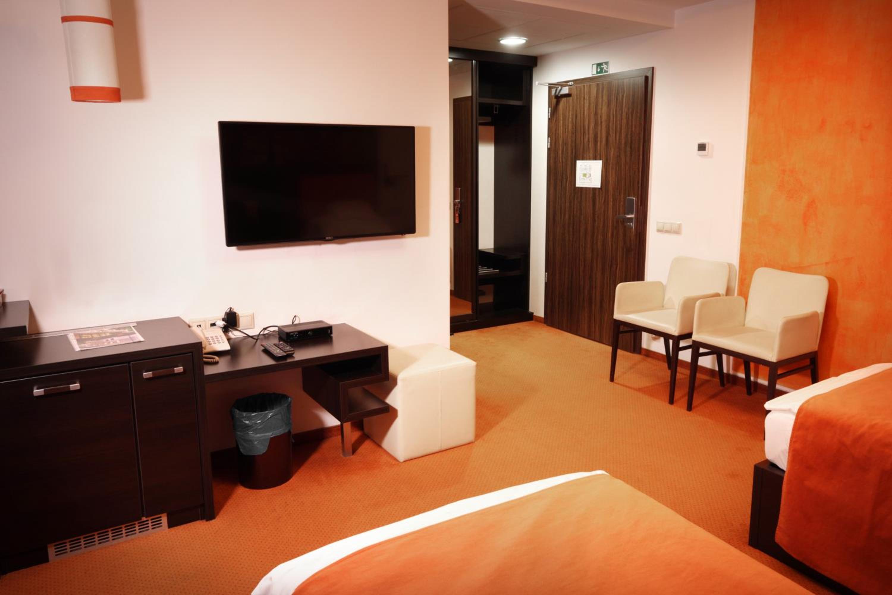 Standard Twin Room photo 2