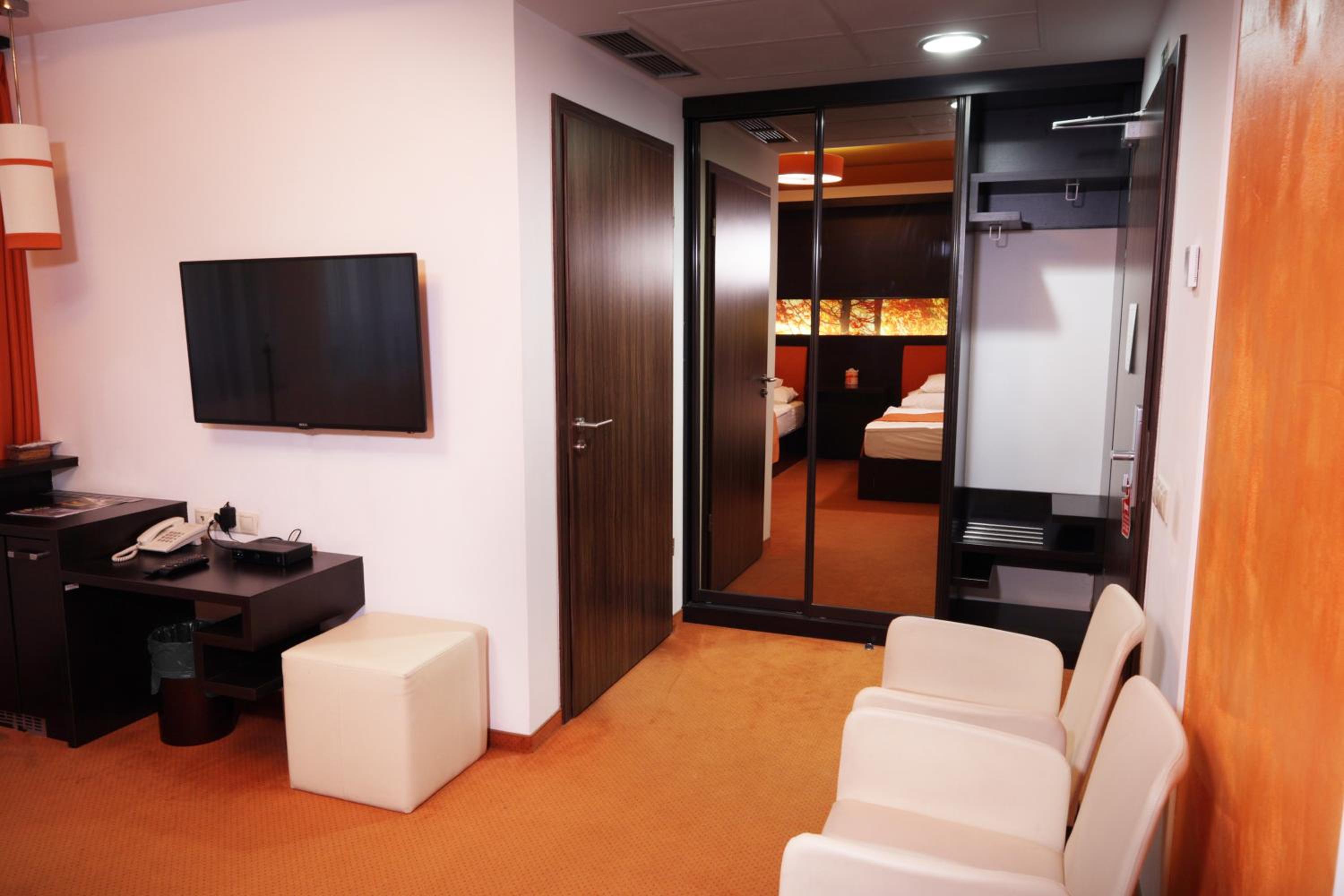 Standard Twin Room photo 2