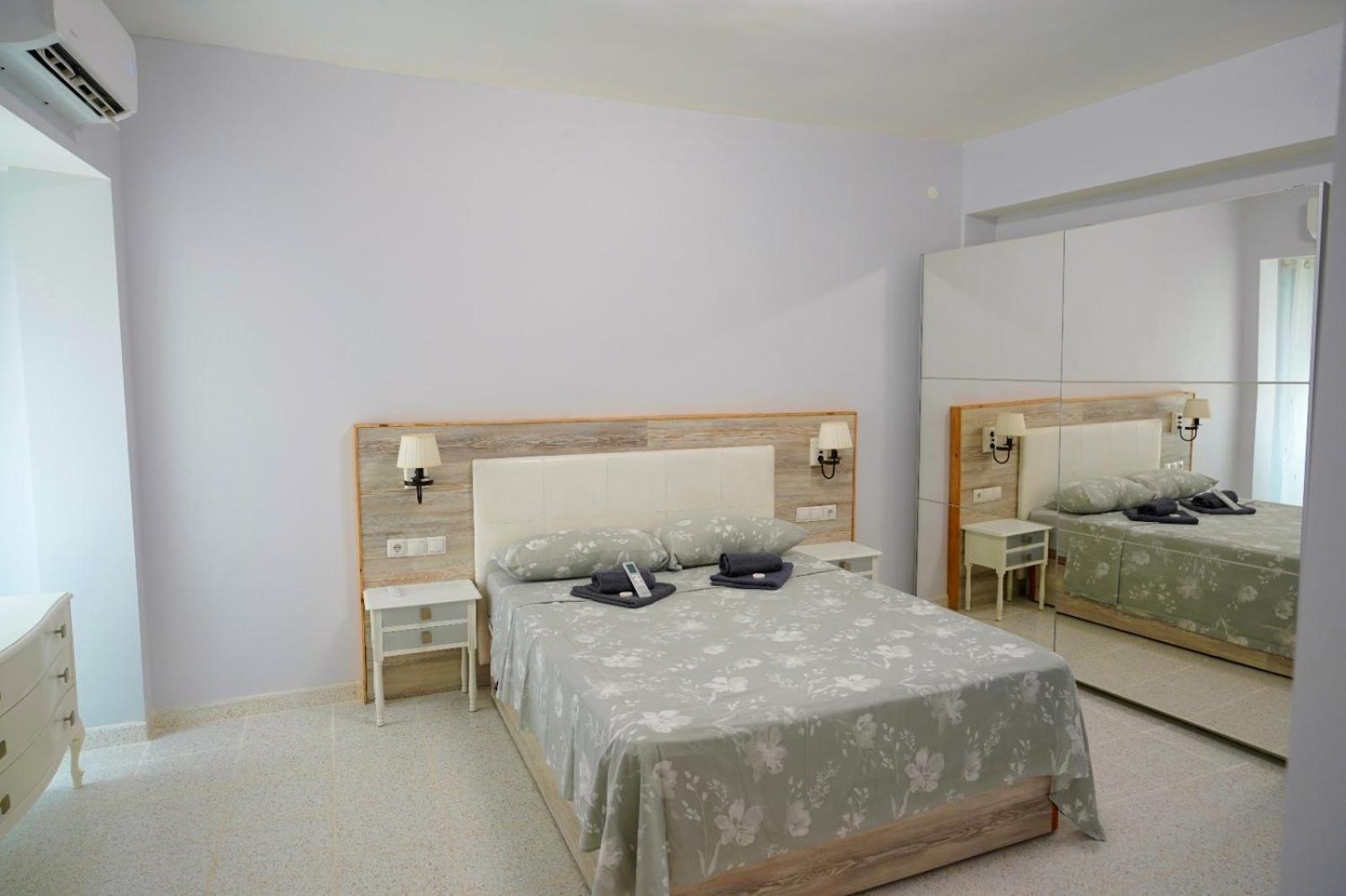 Three-Bedroom Apartment photo 2