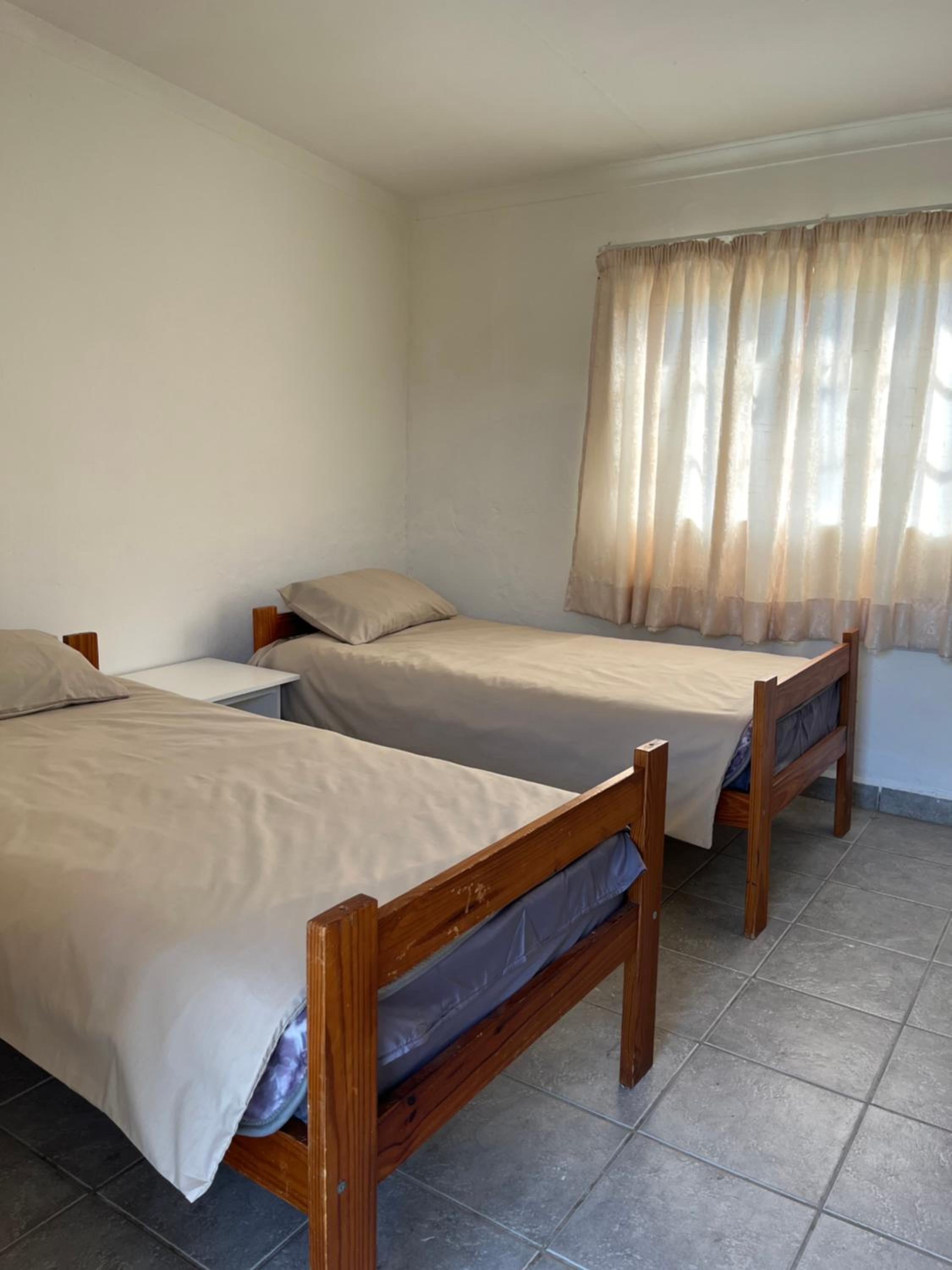 Budget Twin Room photo 2
