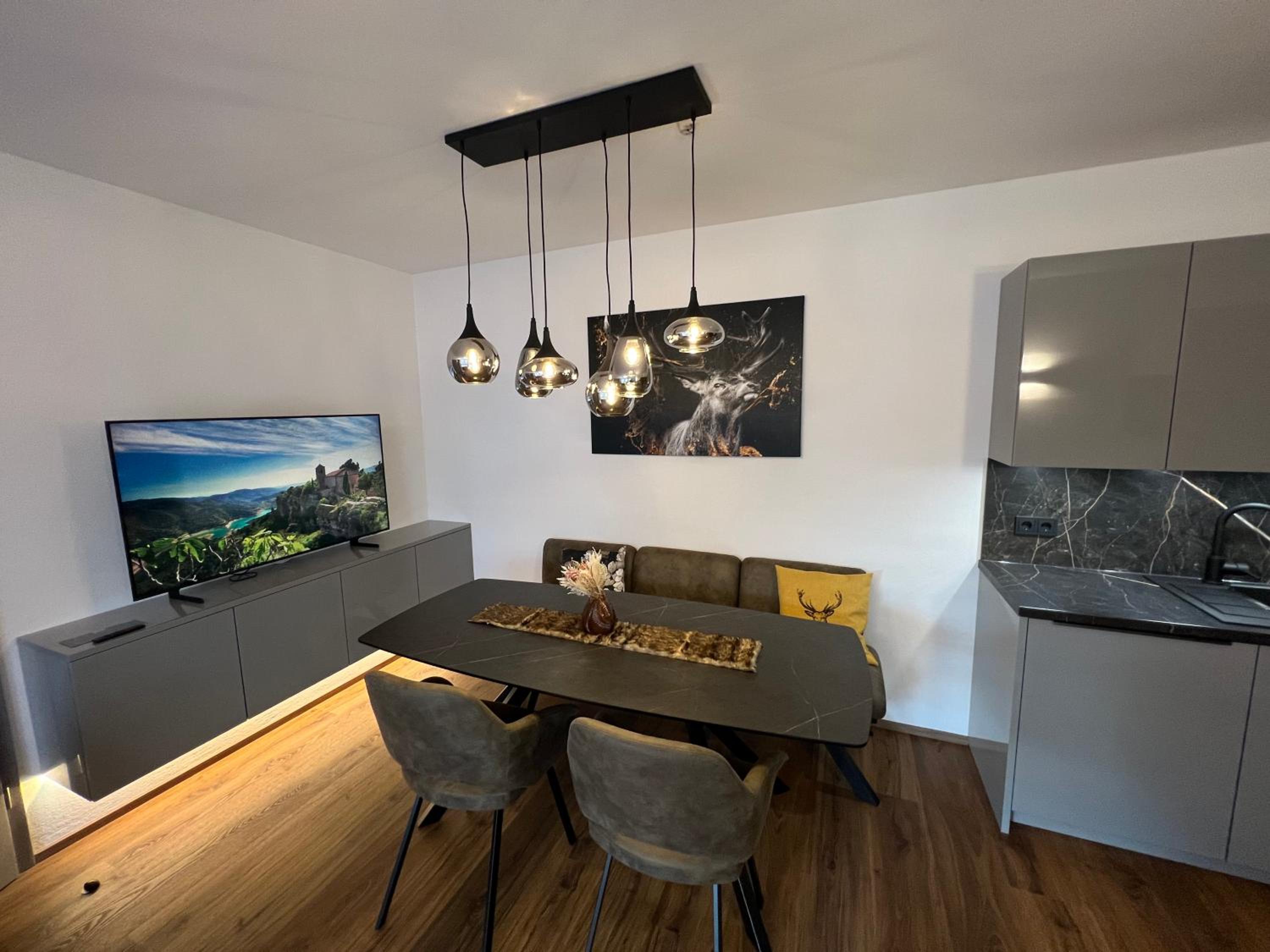 Two-Bedroom Apartment with Balcony photo 2
