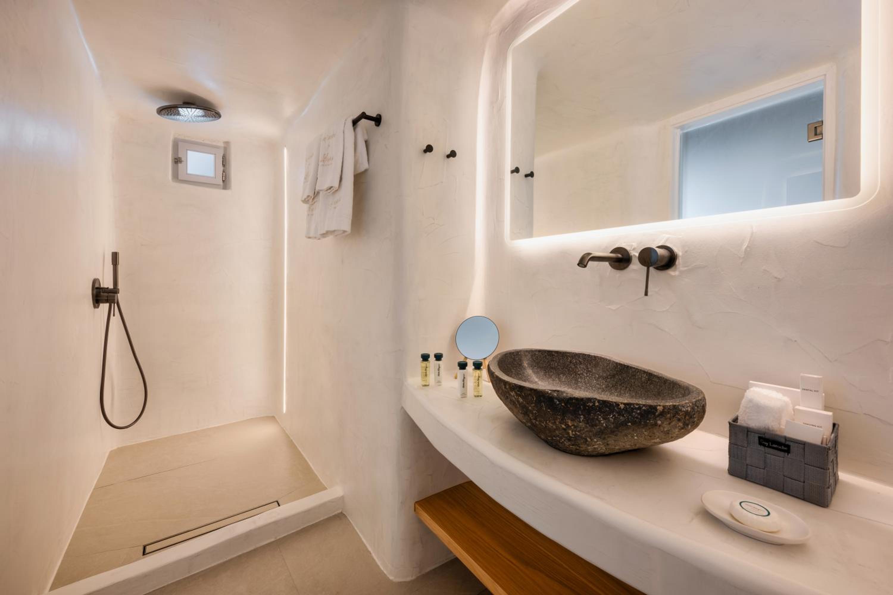 Master Loft Suite with Caldera View - Photo 9