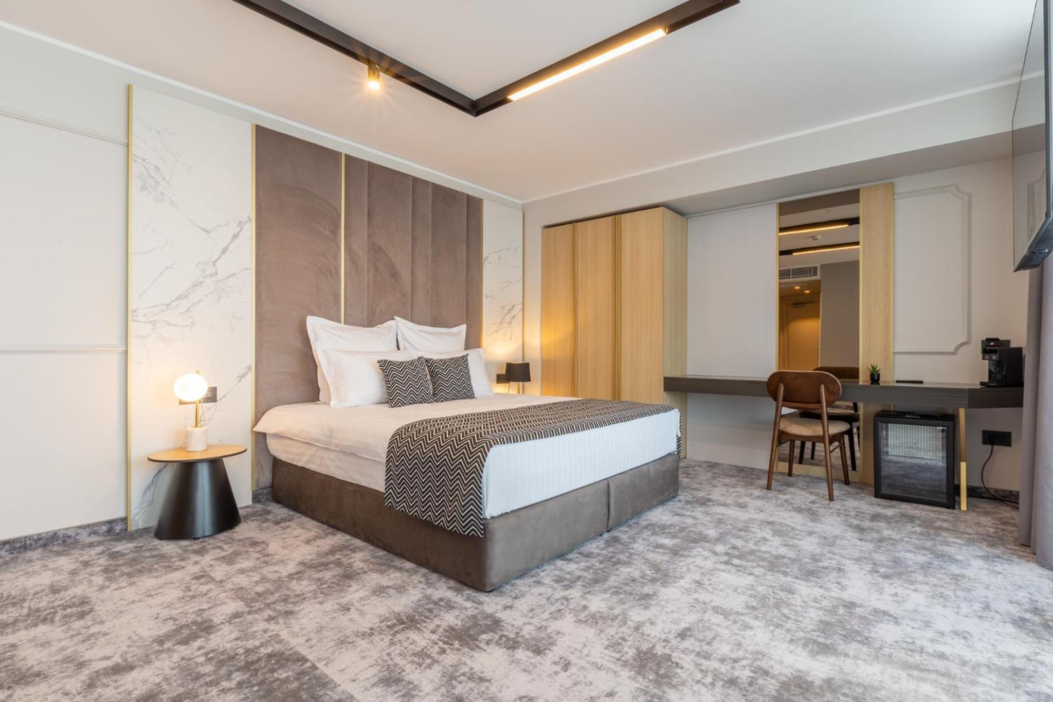 Deluxe King Room