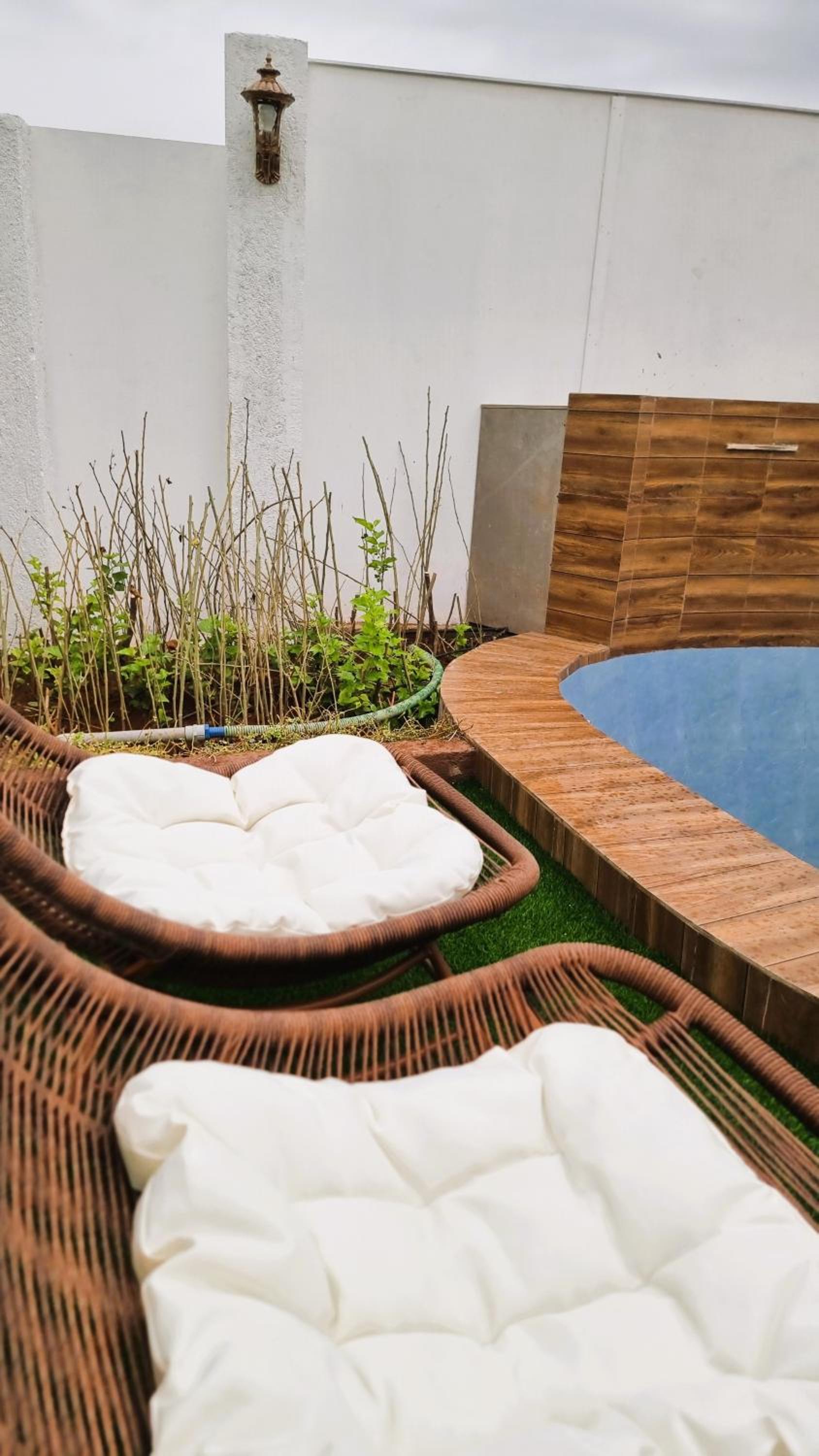 Maple Villa with Plunge Pool and Outdoor Jacuzzi, Row-House Villa