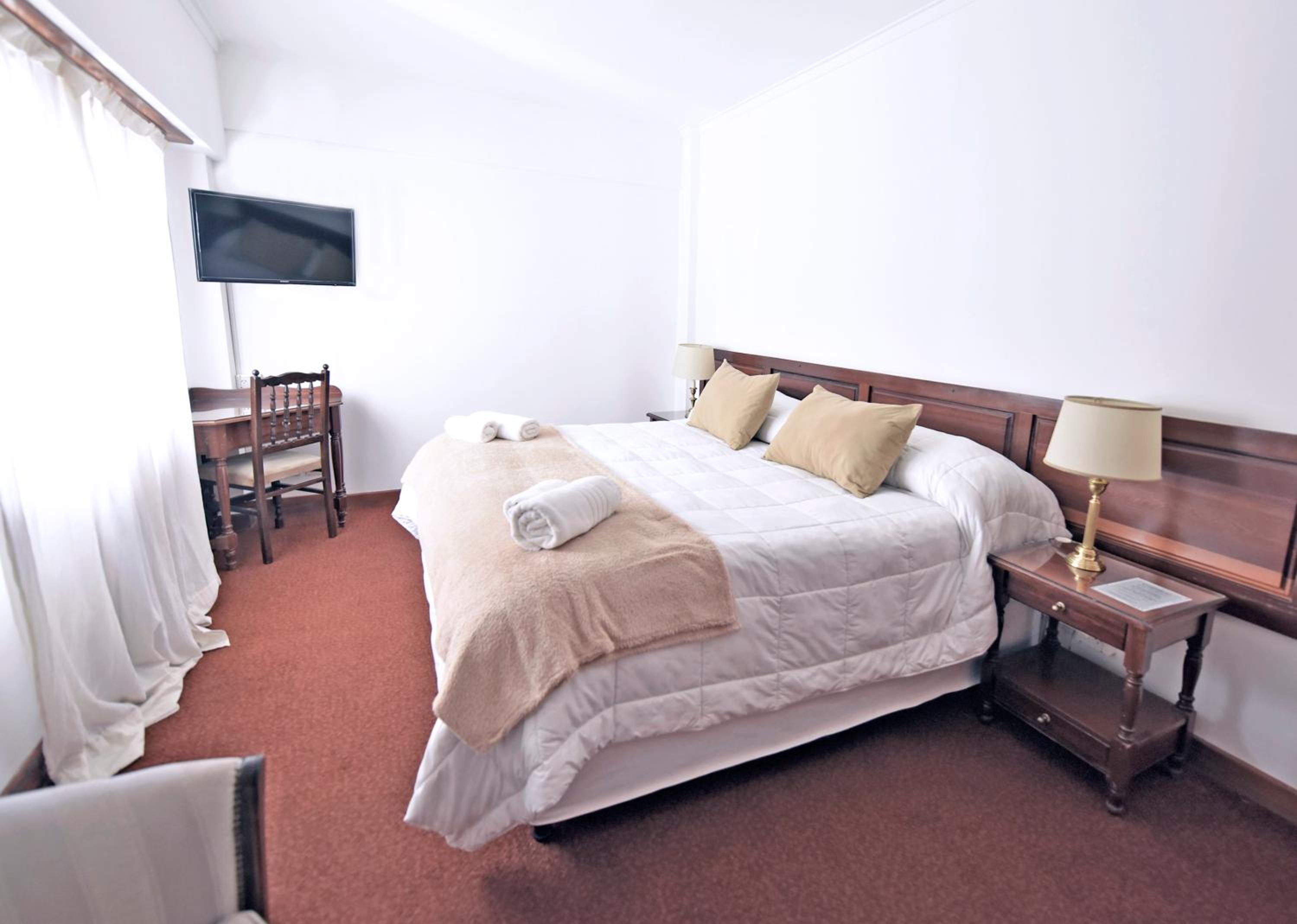 Queen Room photo 1