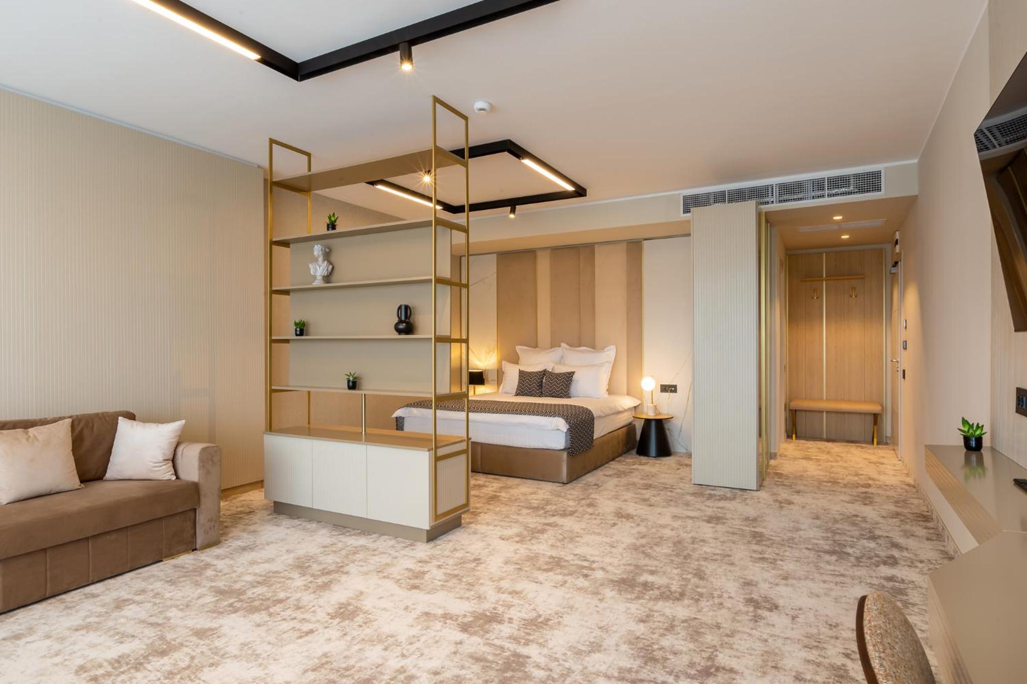 Deluxe Suite - Photo 2