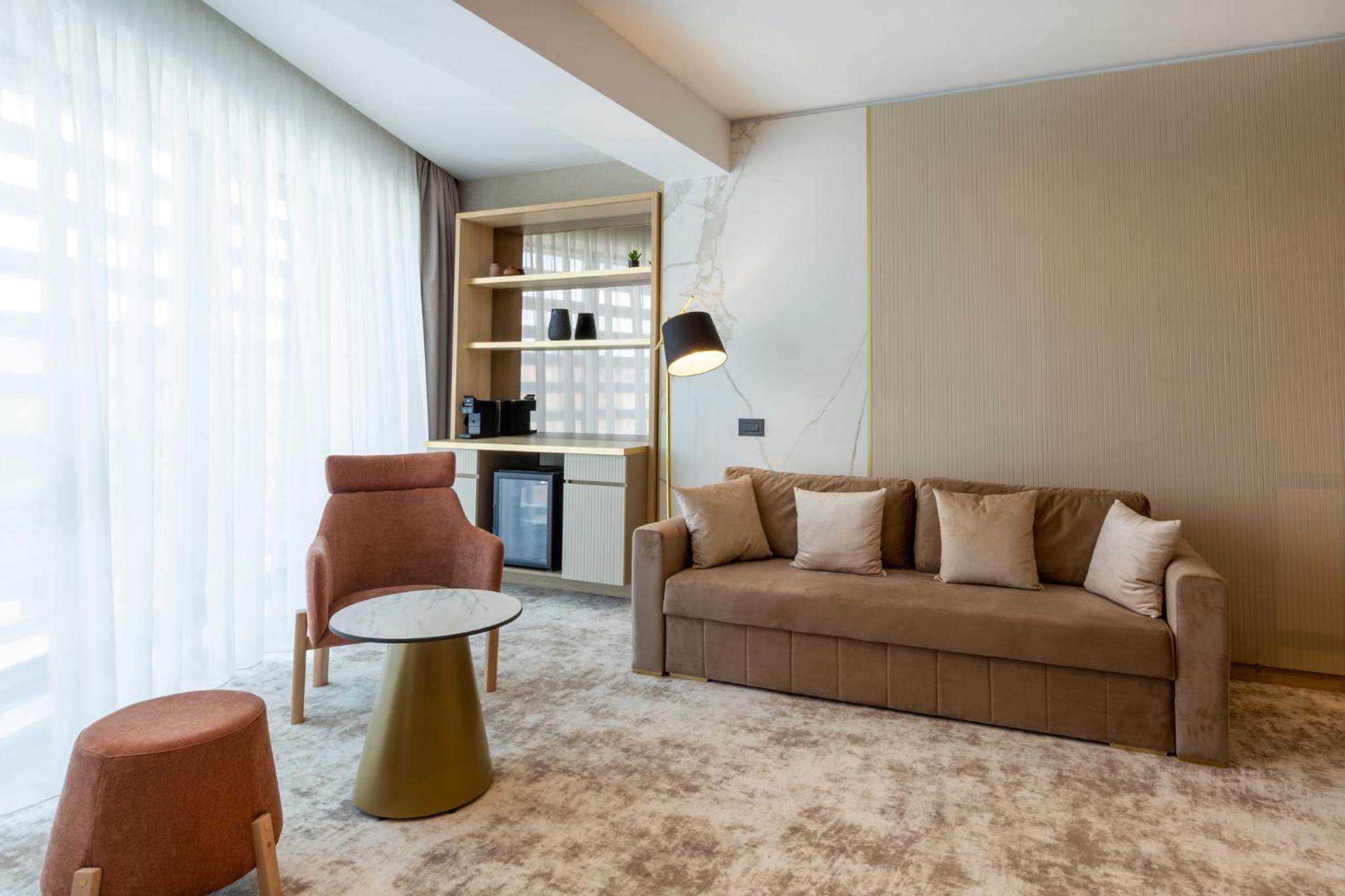 Deluxe Suite - Photo 4