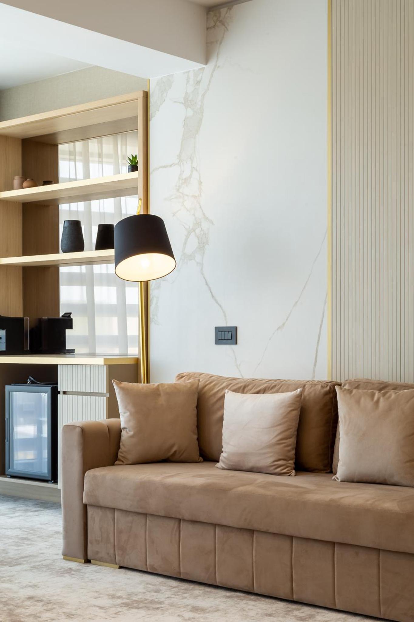 Deluxe Suite - Photo 7