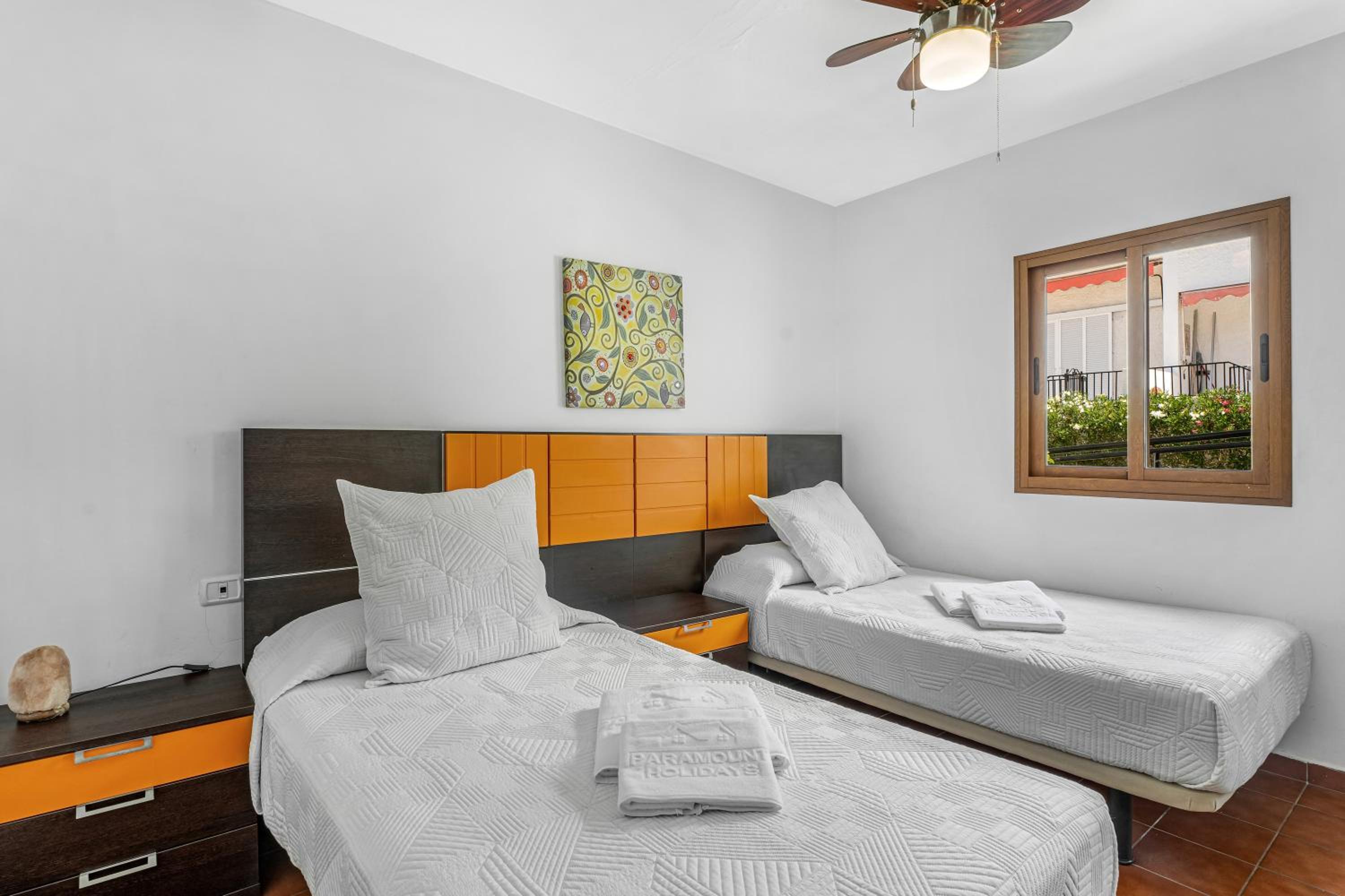 Apartamento de un dormitorio superior con balcón