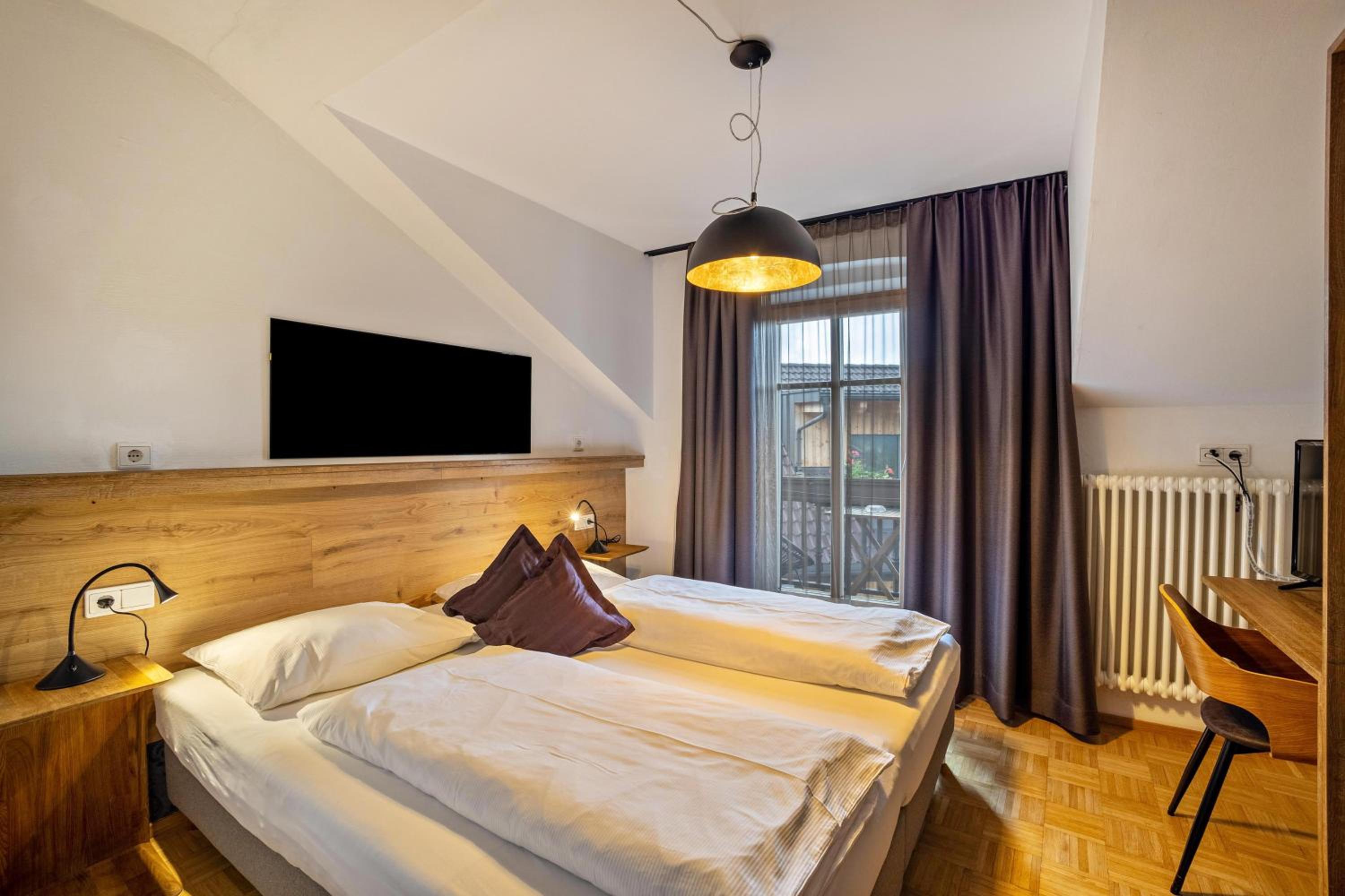 Superior One-Bedroom Apartment with Balcony