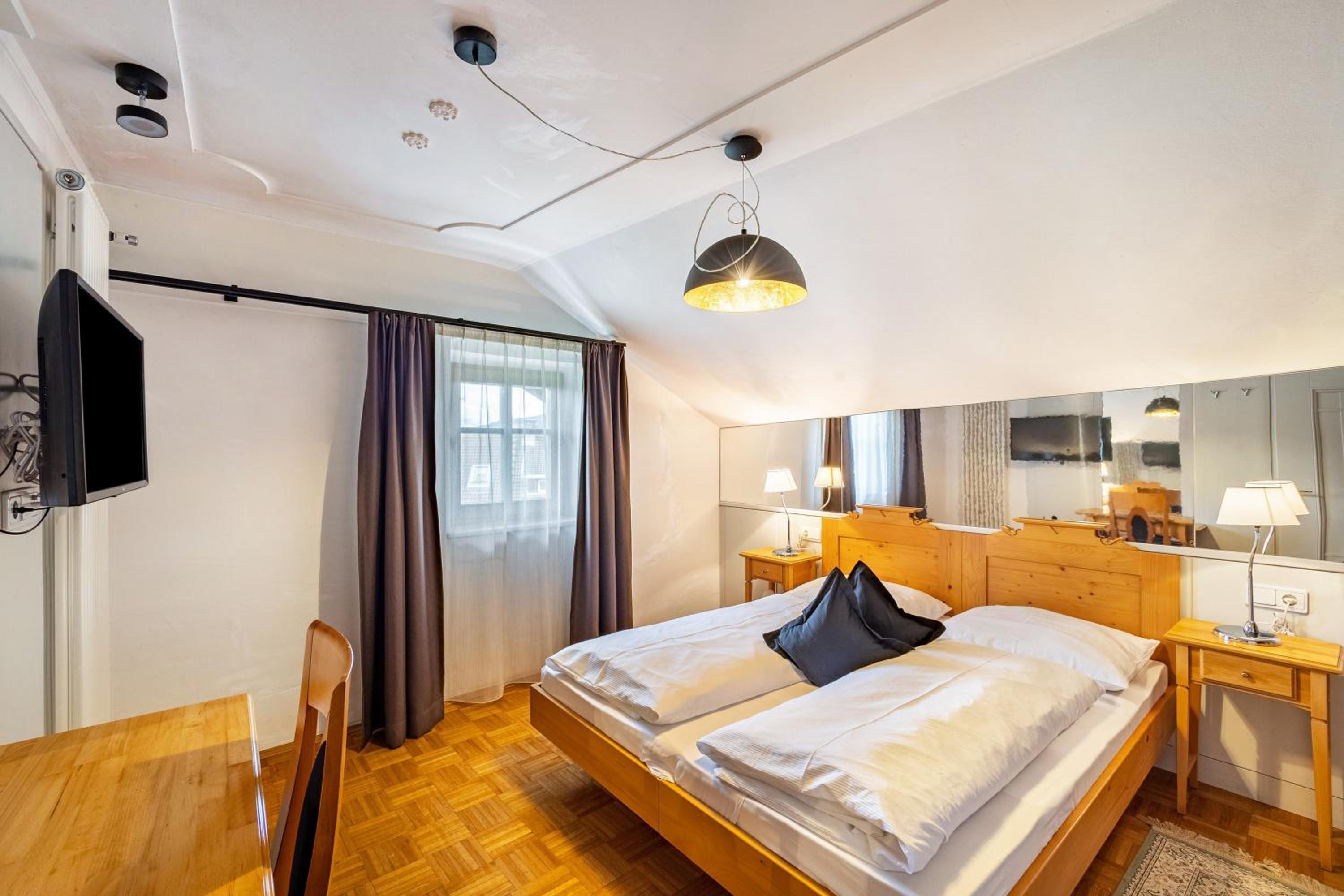 Superior One-Bedroom Apartment with Balcony