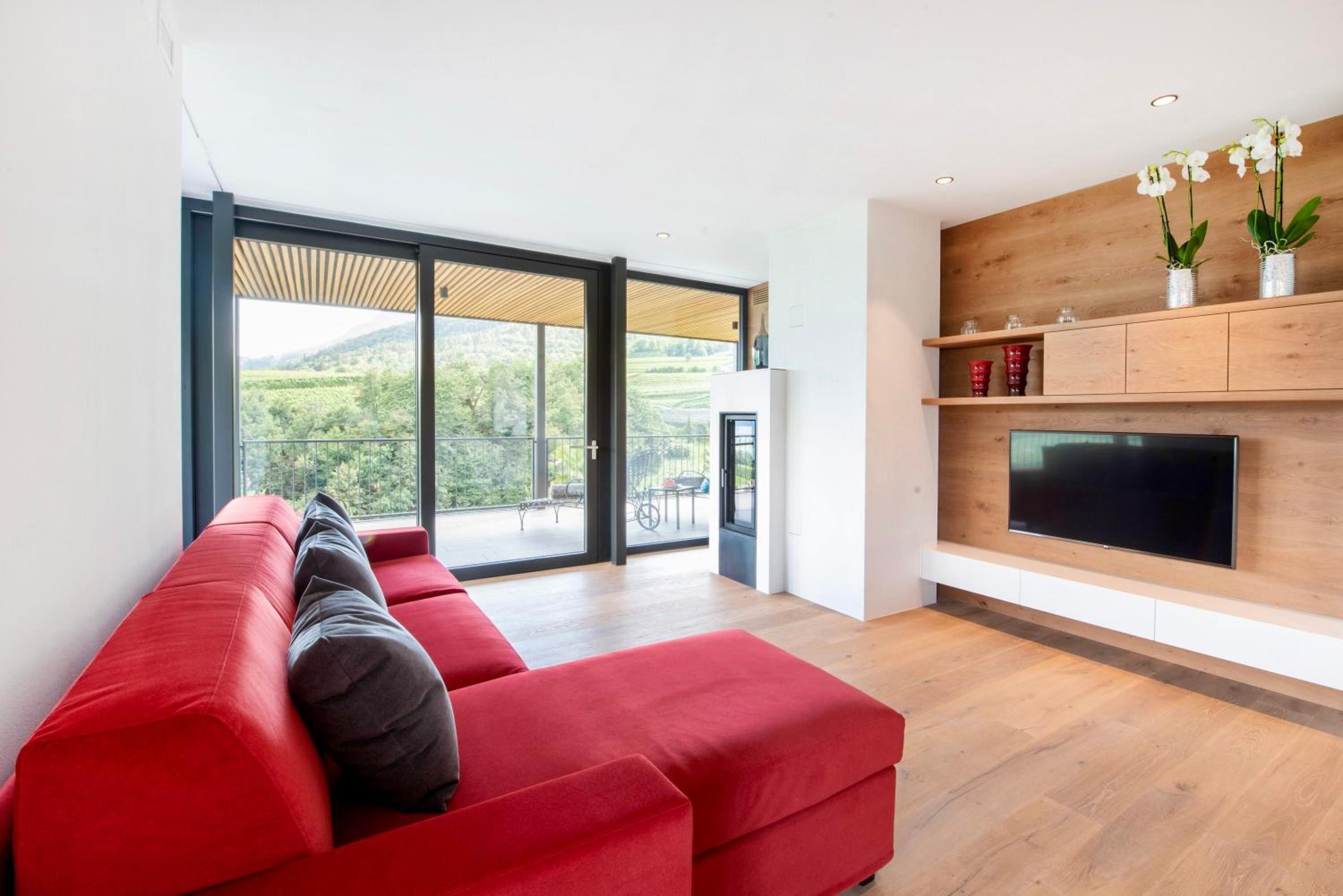Apartment with Lake View