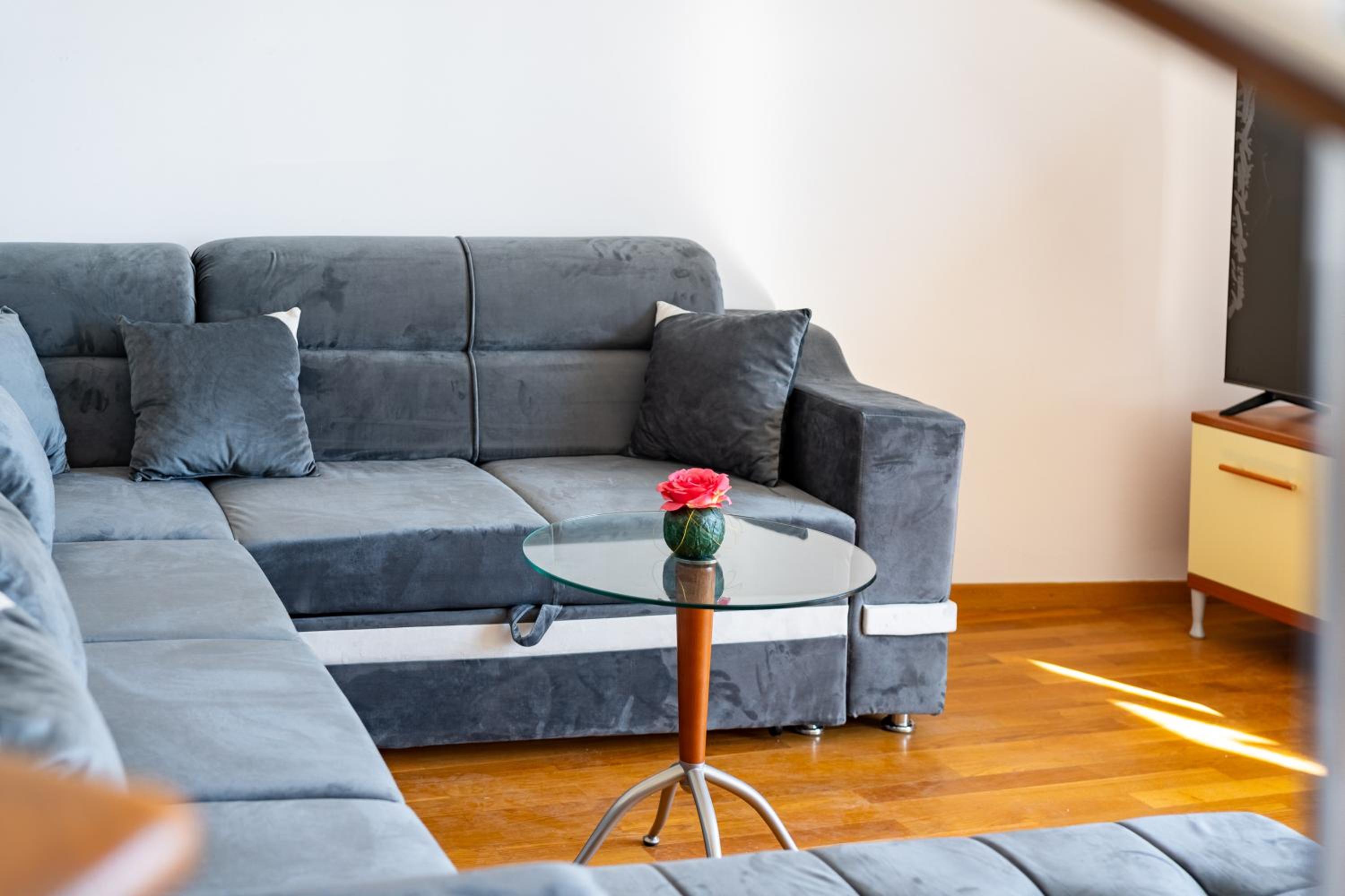 One-Bedroom Apartment with Balcony photo 3