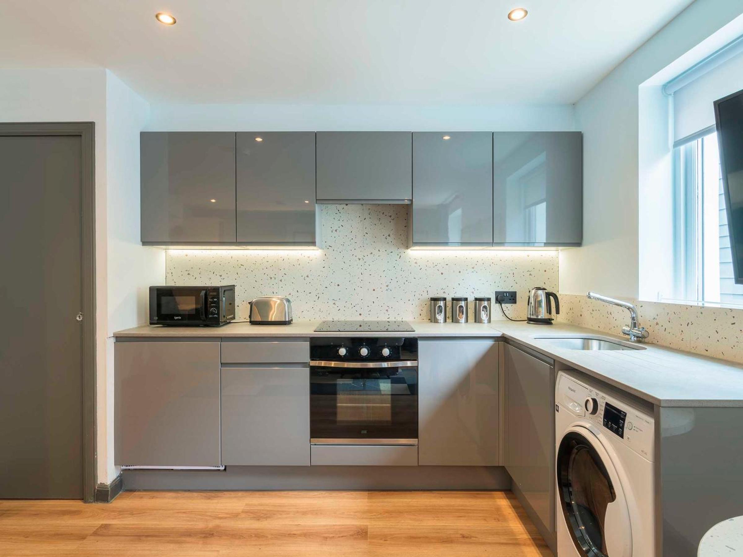 Standard Double Room - Photo 11