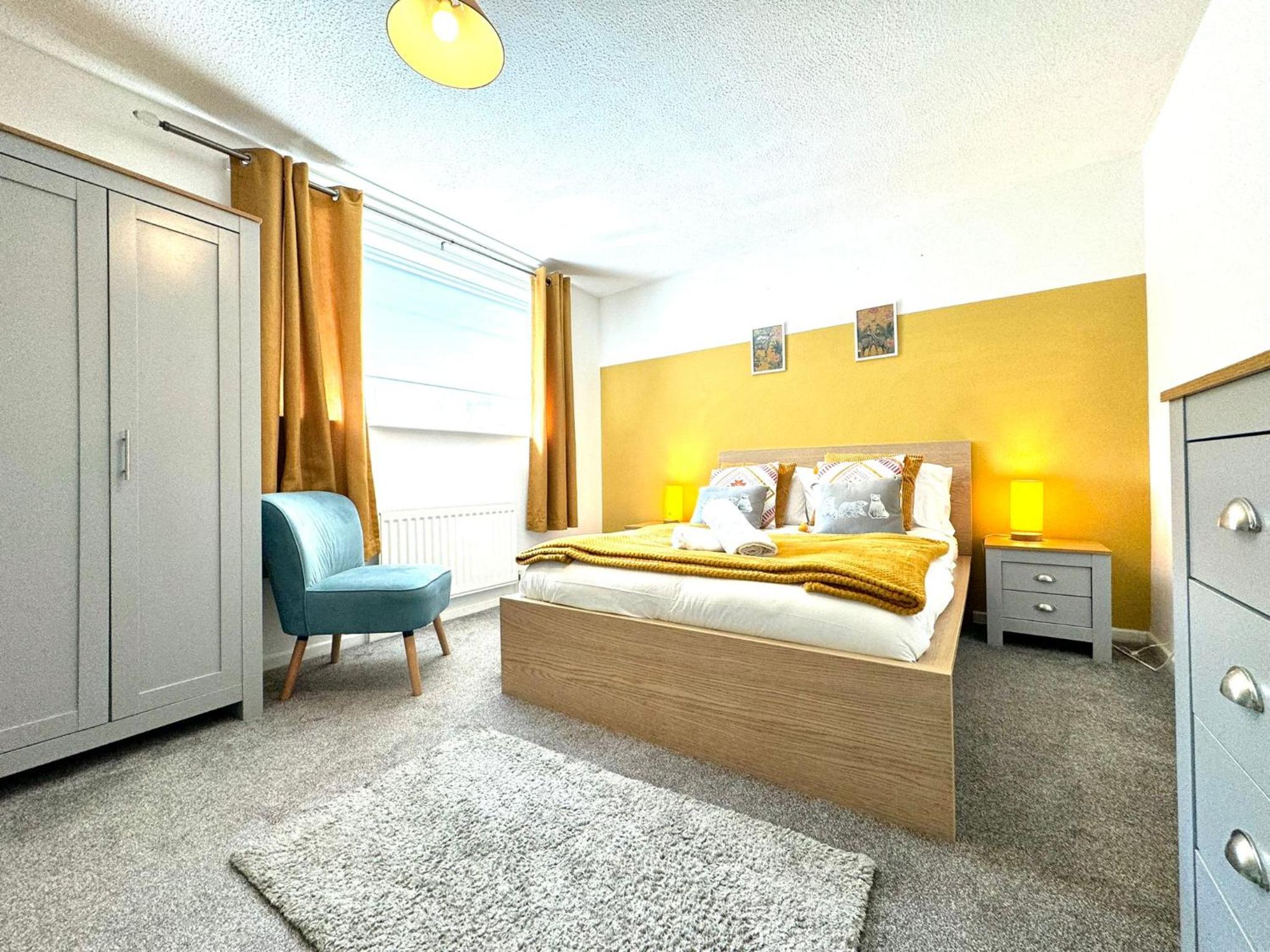 Three-Bedroom Apartment photo 1