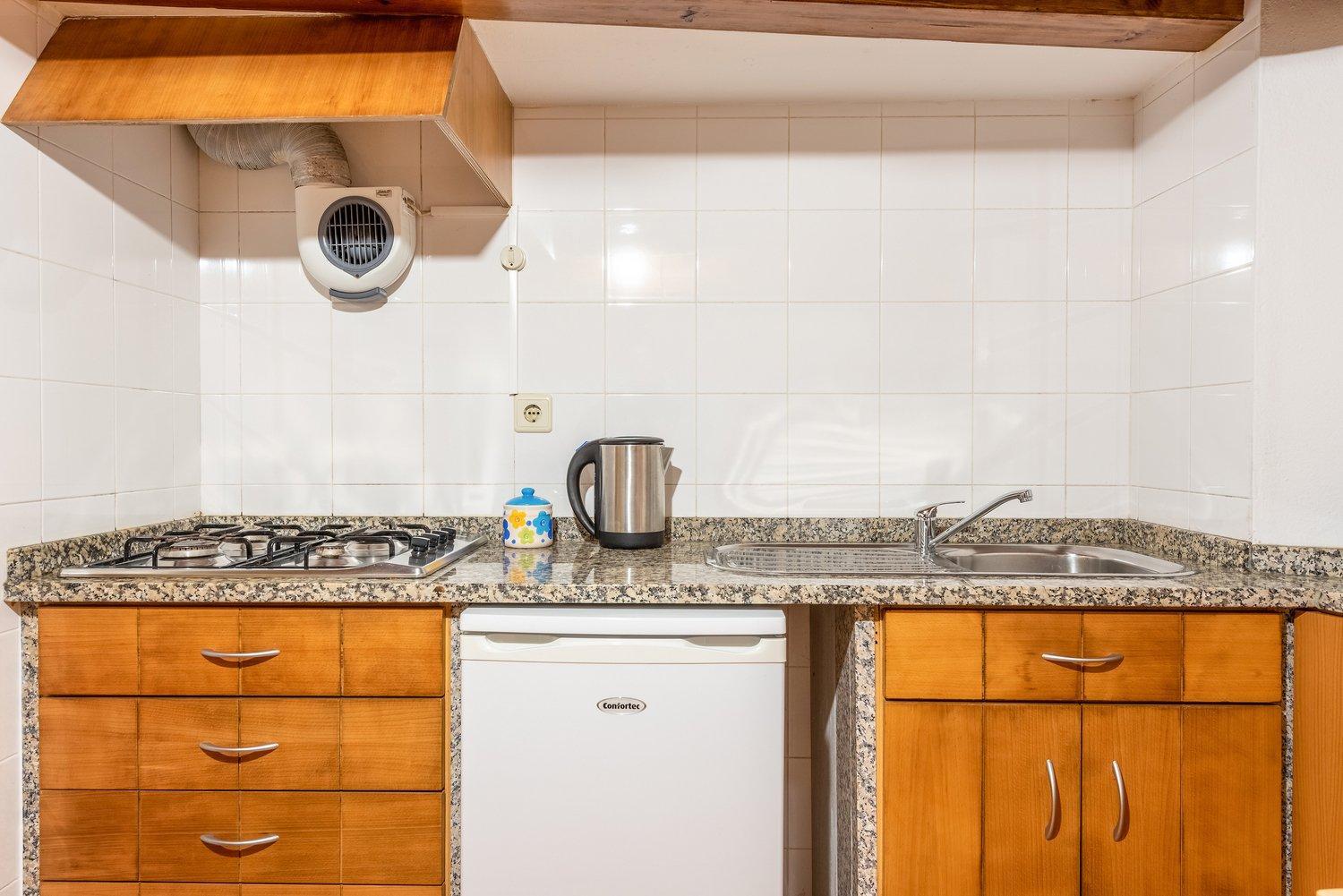 One-Bedroom House - Photo 13