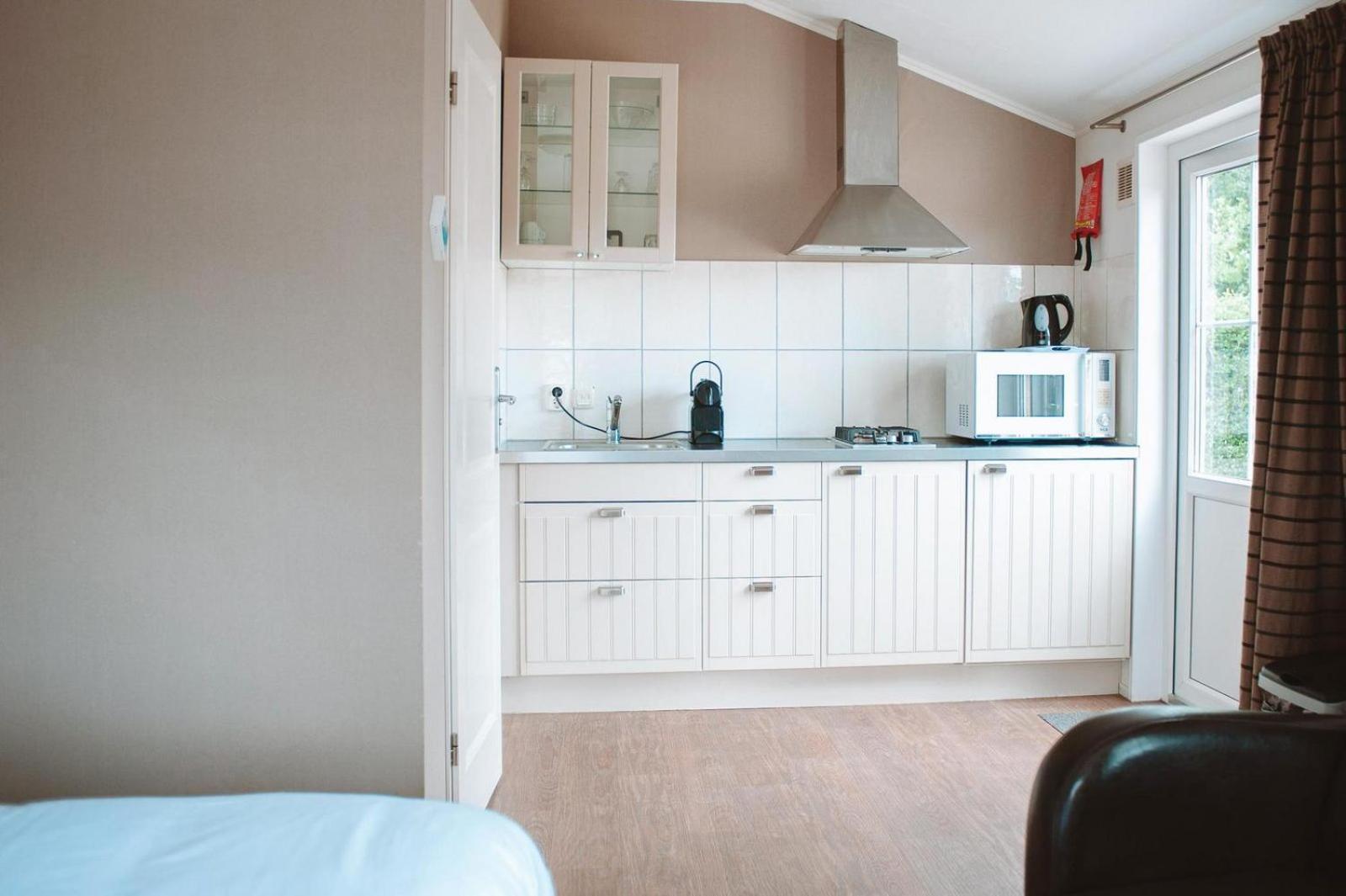 Twin Room with Private Bathroom - Photo 13