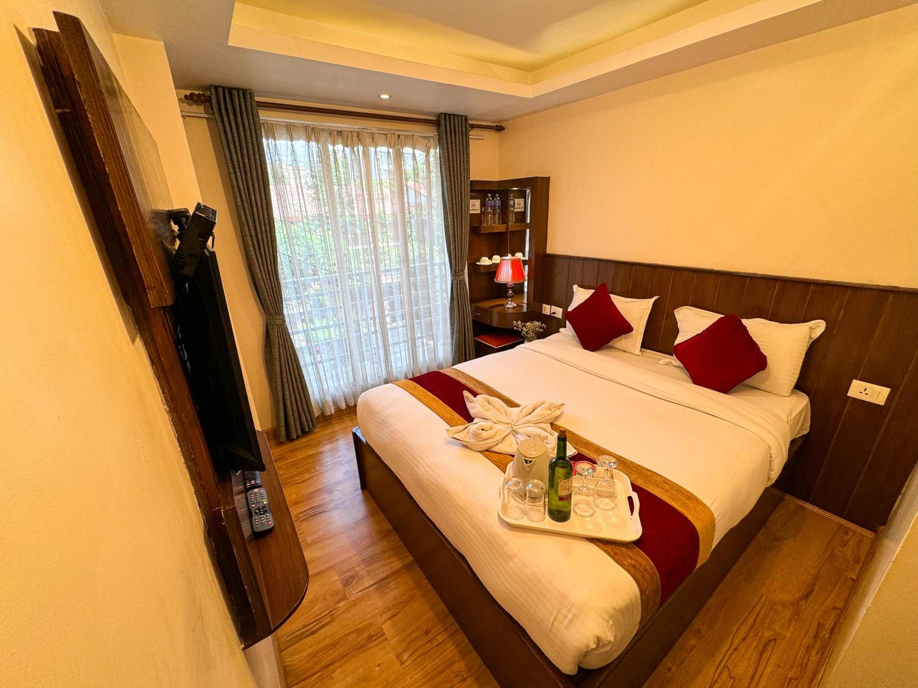 Deluxe Double or Twin Room with Balcony