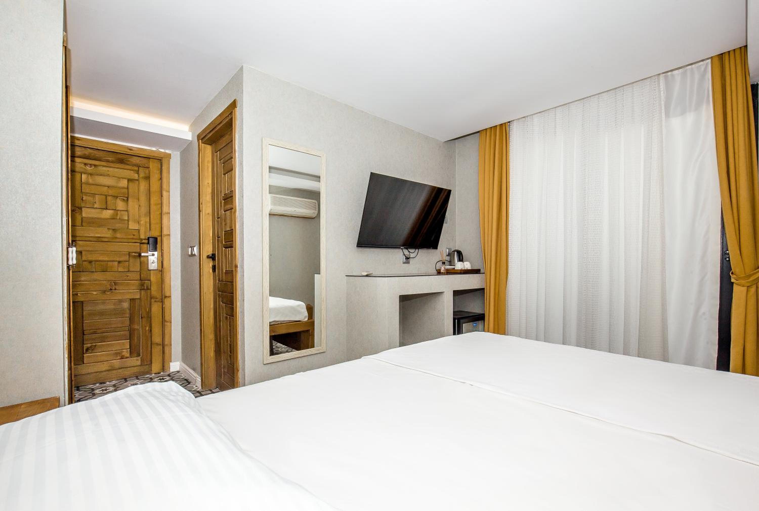 Economy Double Room photo 3