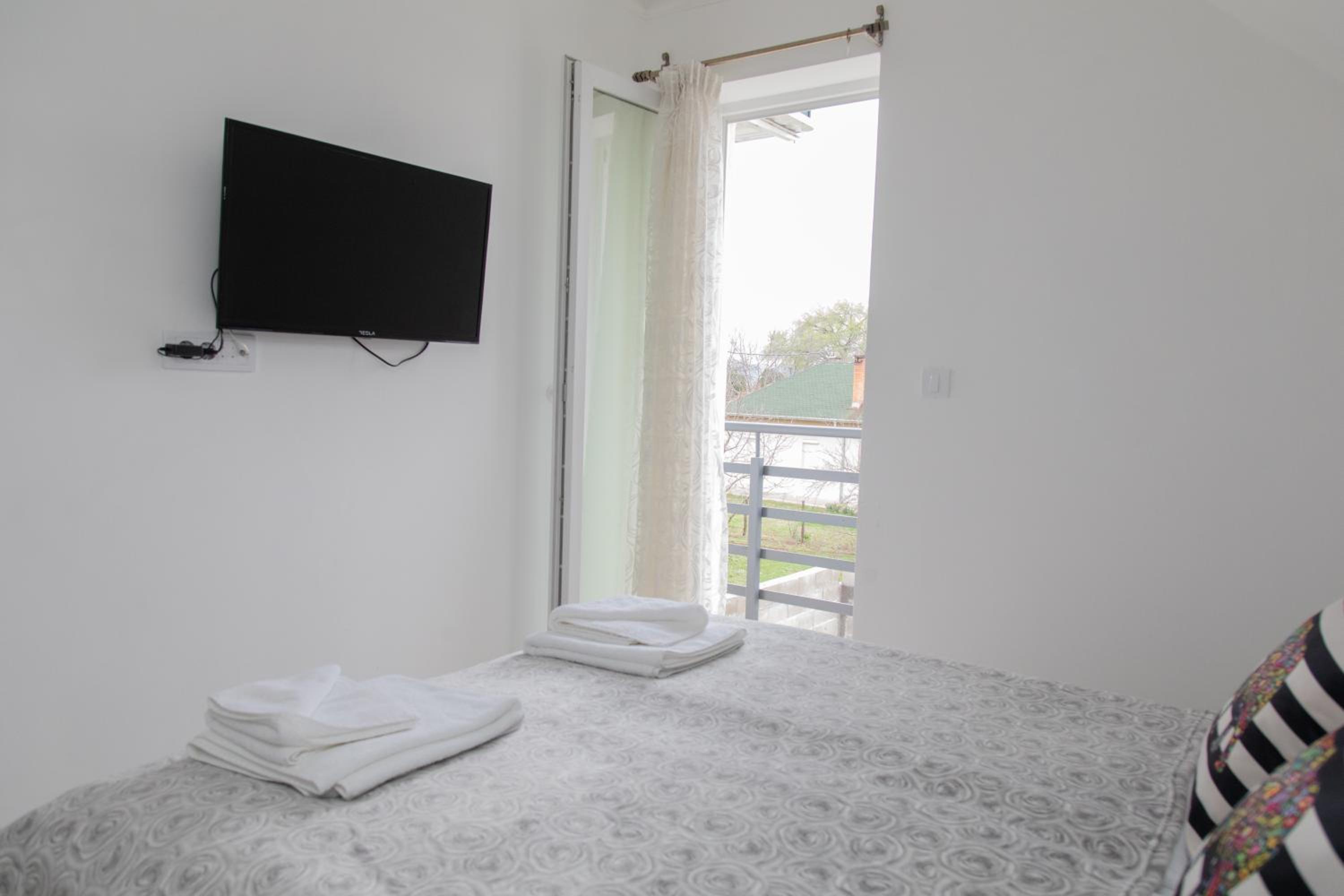 Apartment with Balcony photo 3