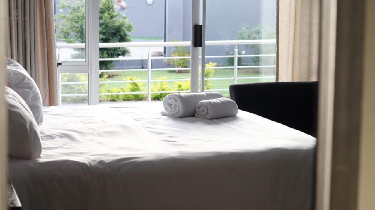 Deluxe King Suite photo 2