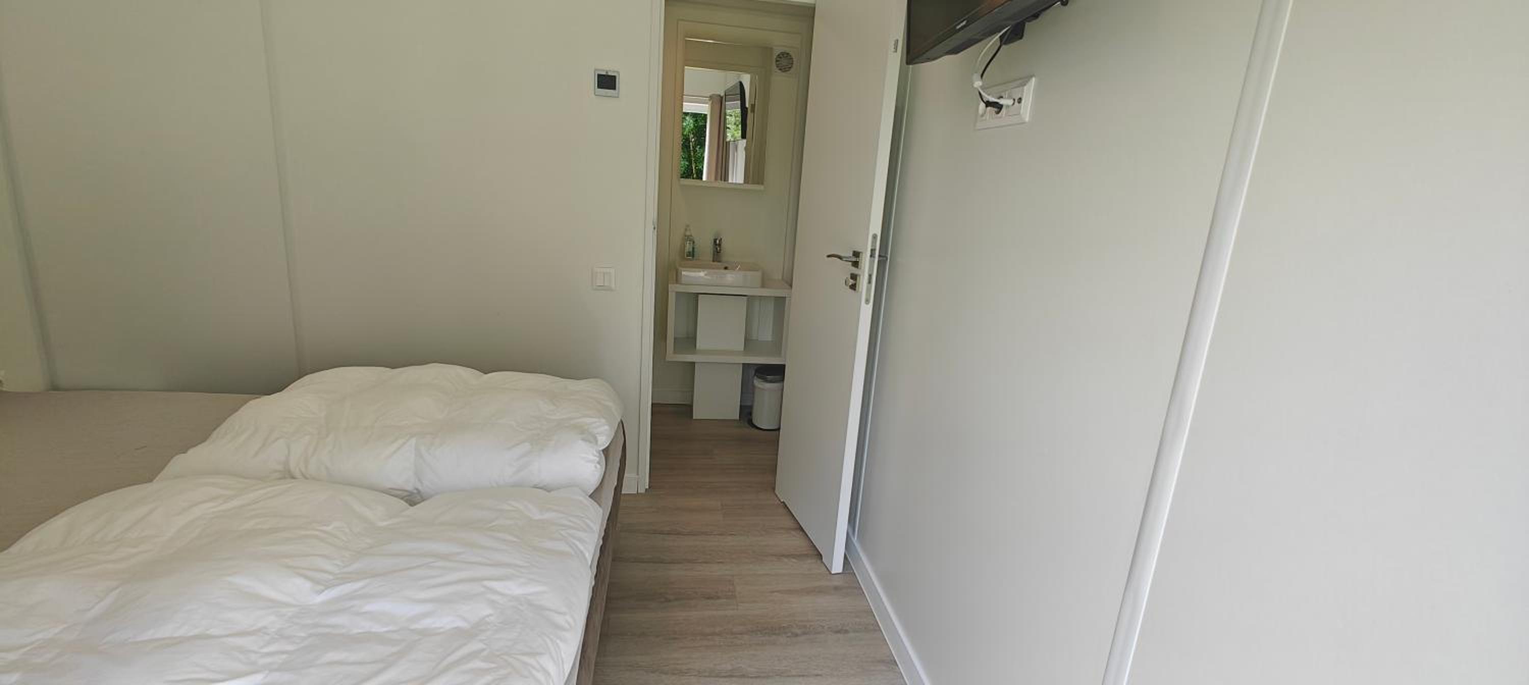 Standard Double Room - Photo 5