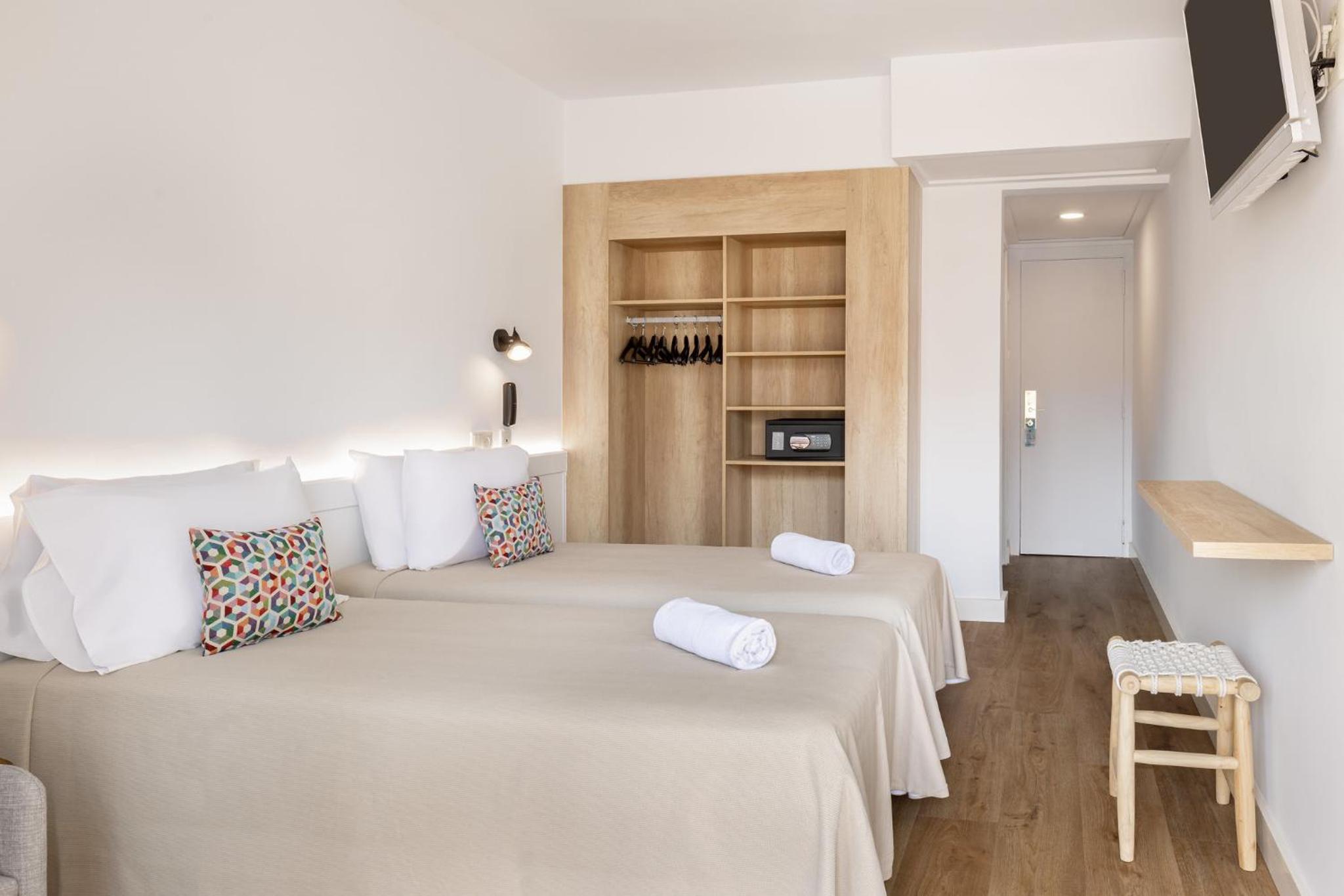 Double Room - Photo 2