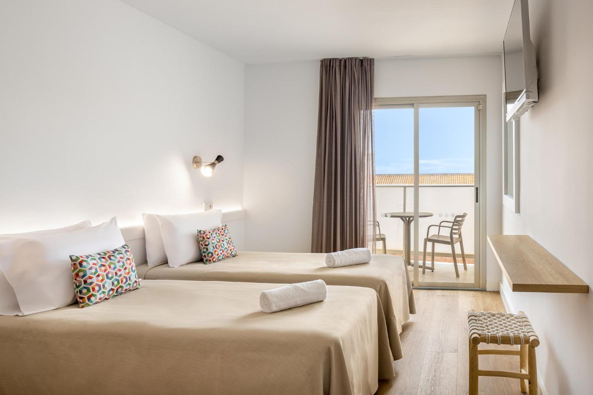 Double Room - Photo 5
