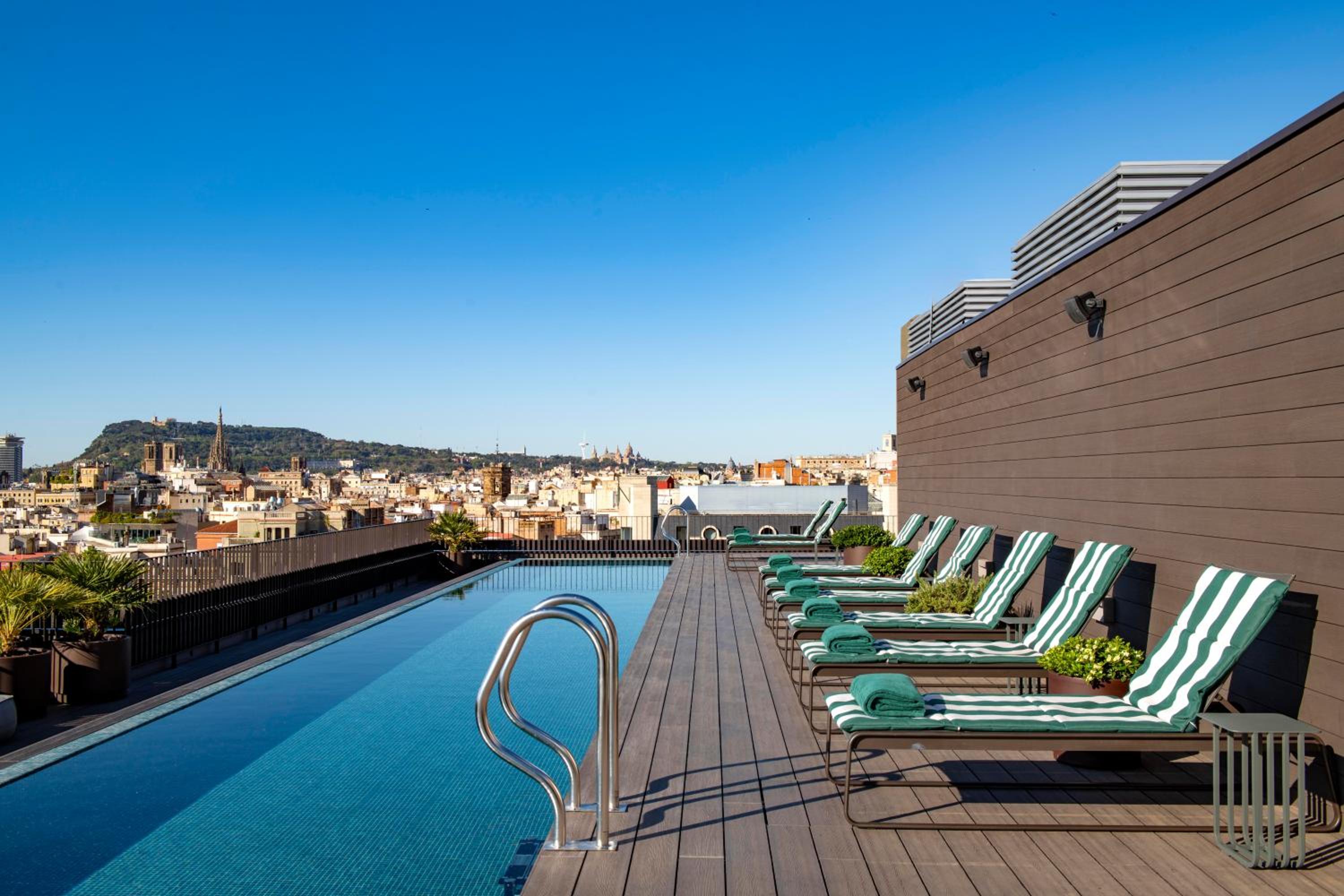 Two-Bedroom Apartment with Balcony Panoramic View photo 2